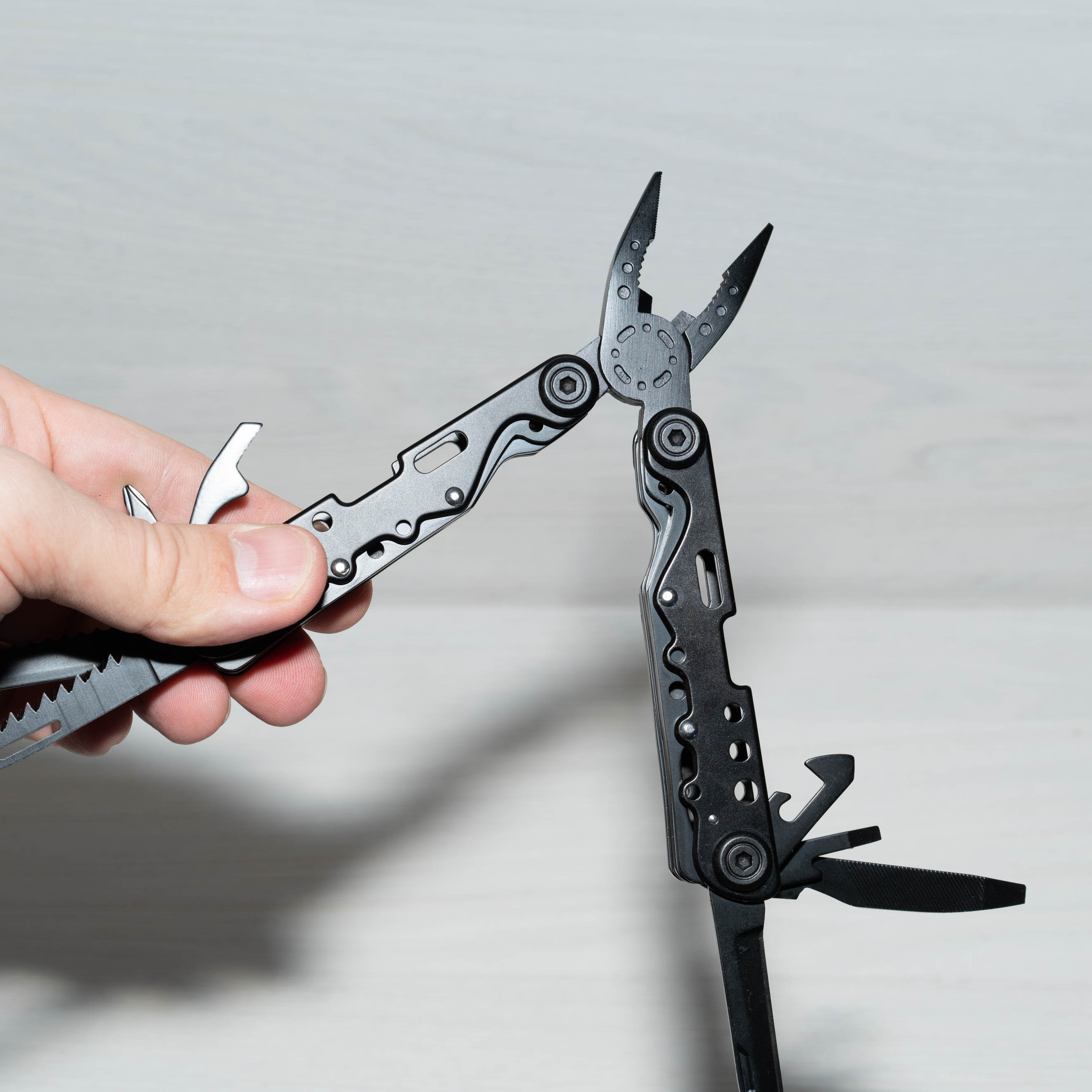 Моя первая распаковка складного мультитула на канале Pestretsov Shop. Фотограф — видеограф в Москве Дмитрий Менделеев