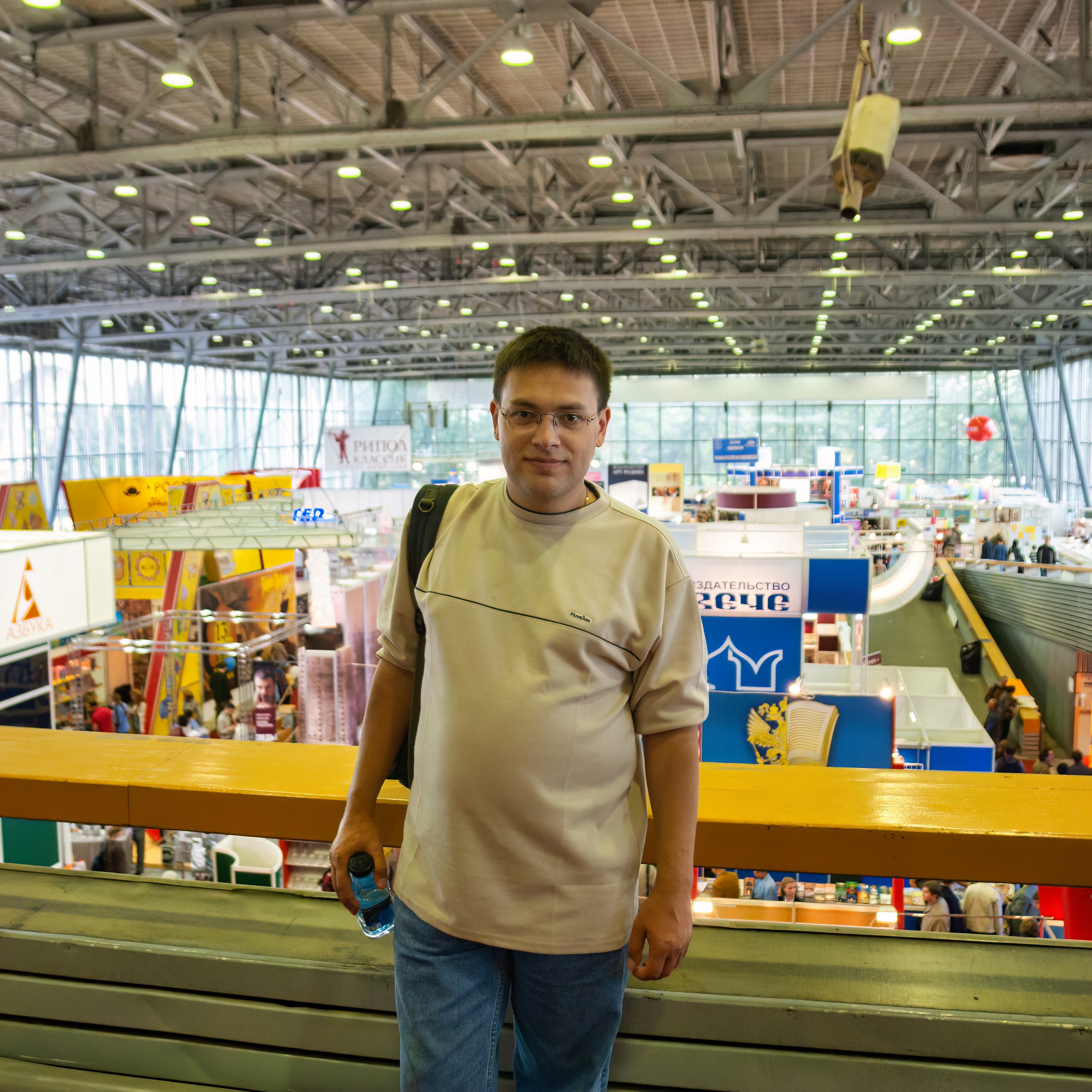 20 Московская международная книжная выставка-ярмарка на ВВЦ. Фотограф — видеограф в Москве Дмитрий Менделеев