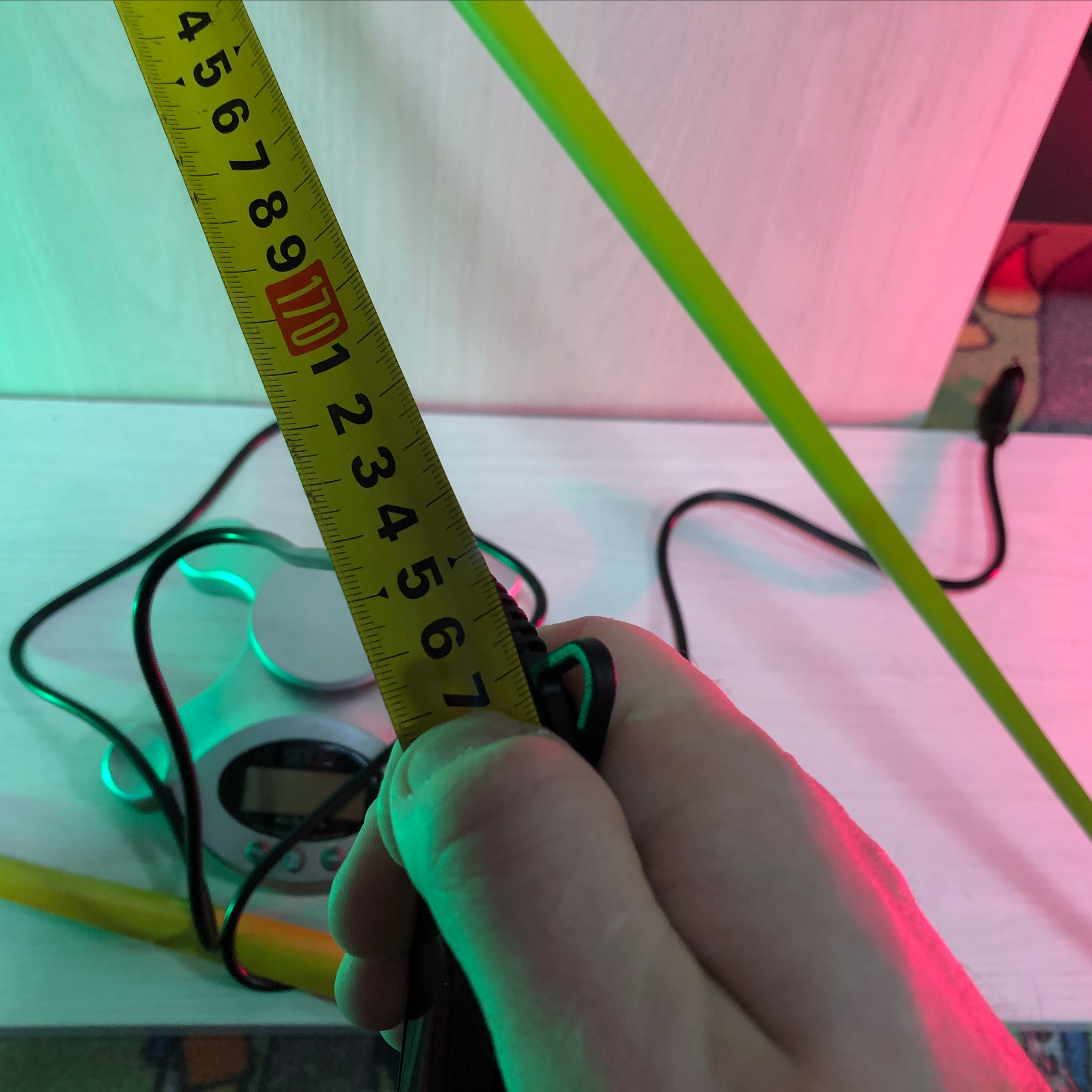 Плойка расческа для волос. Фотограф — видеограф в Москве Дмитрий Менделеев