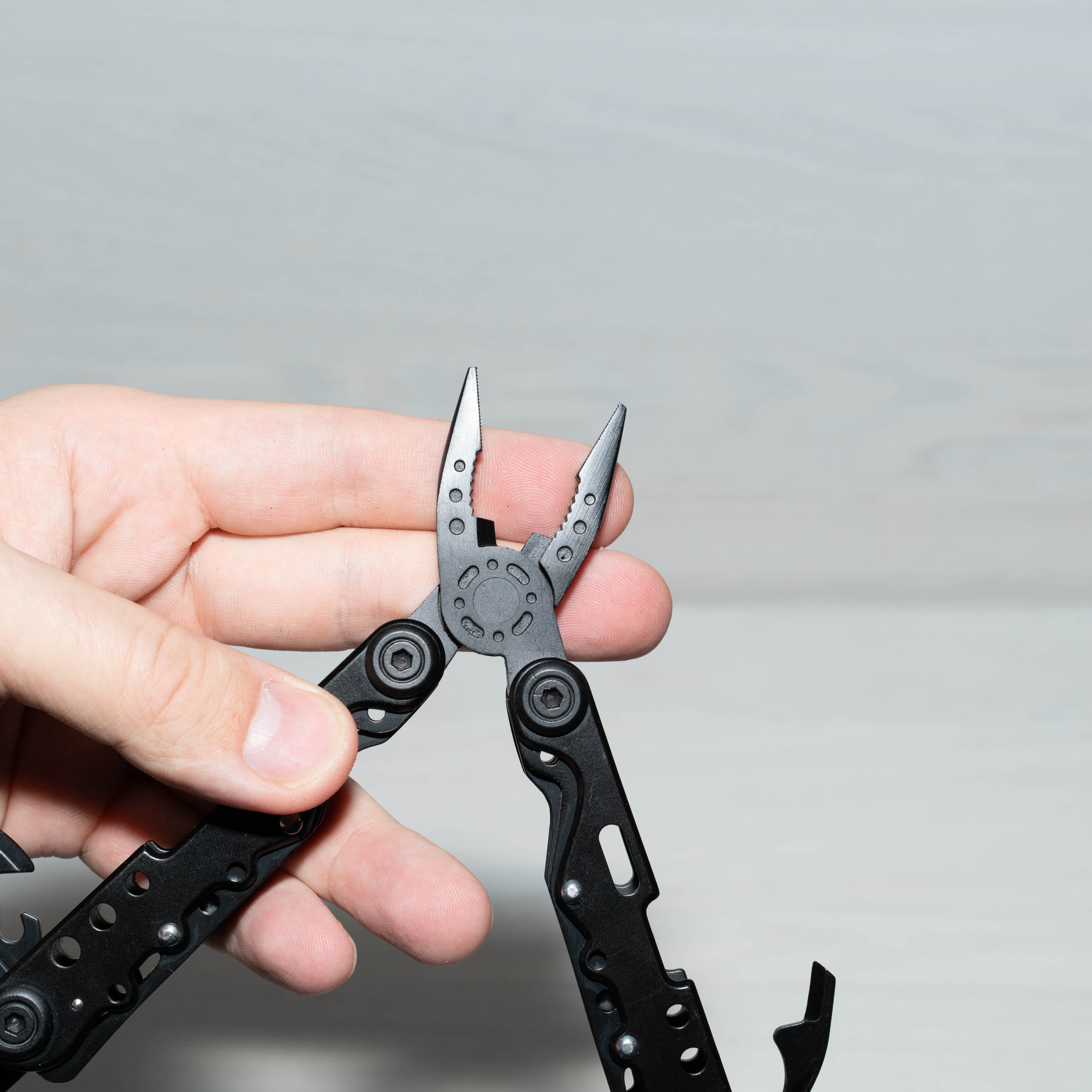 Моя первая распаковка складного мультитула на канале Pestretsov Shop. Фотограф — видеограф в Москве Дмитрий Менделеев