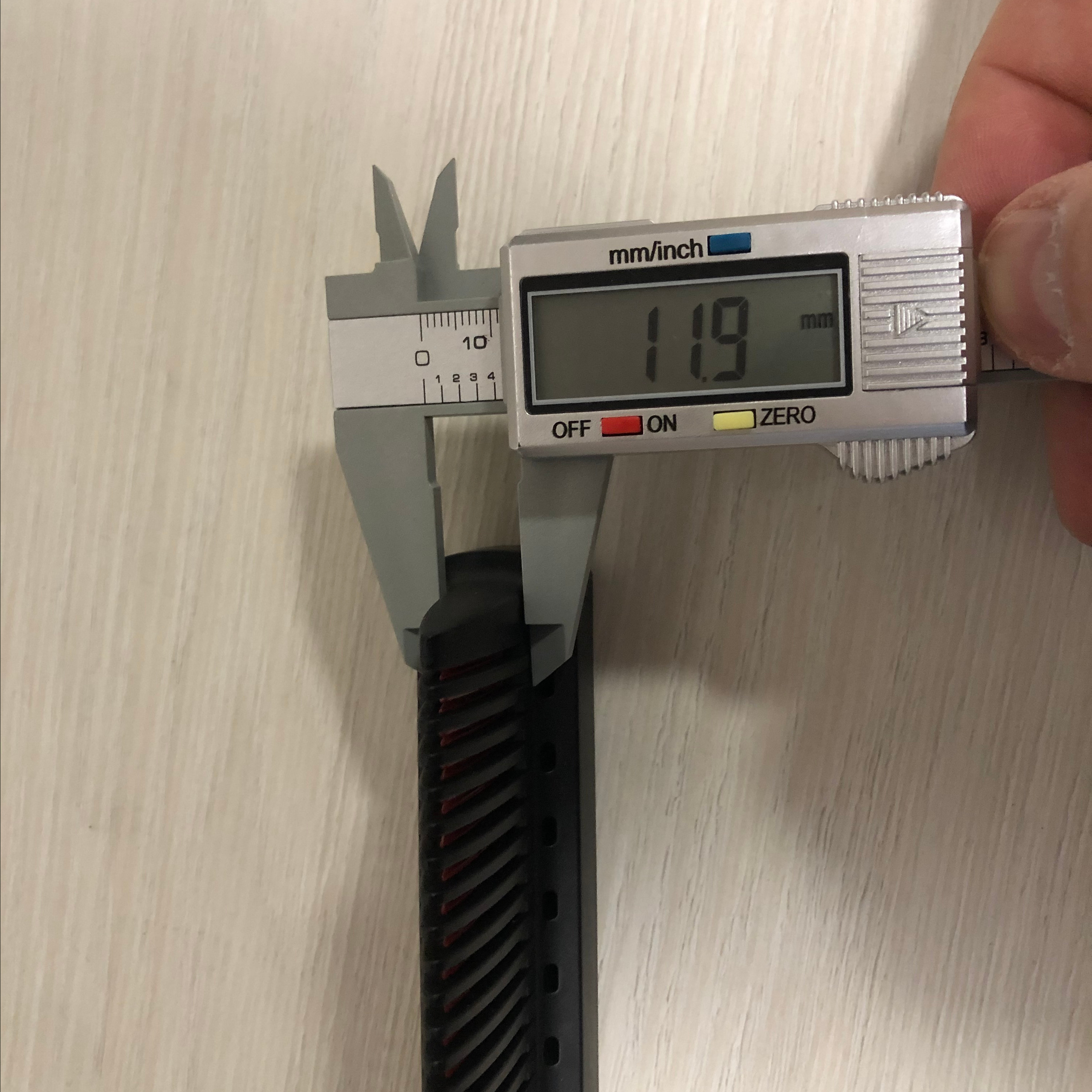 Плойка расческа для волос. Фотограф — видеограф в Москве Дмитрий Менделеев