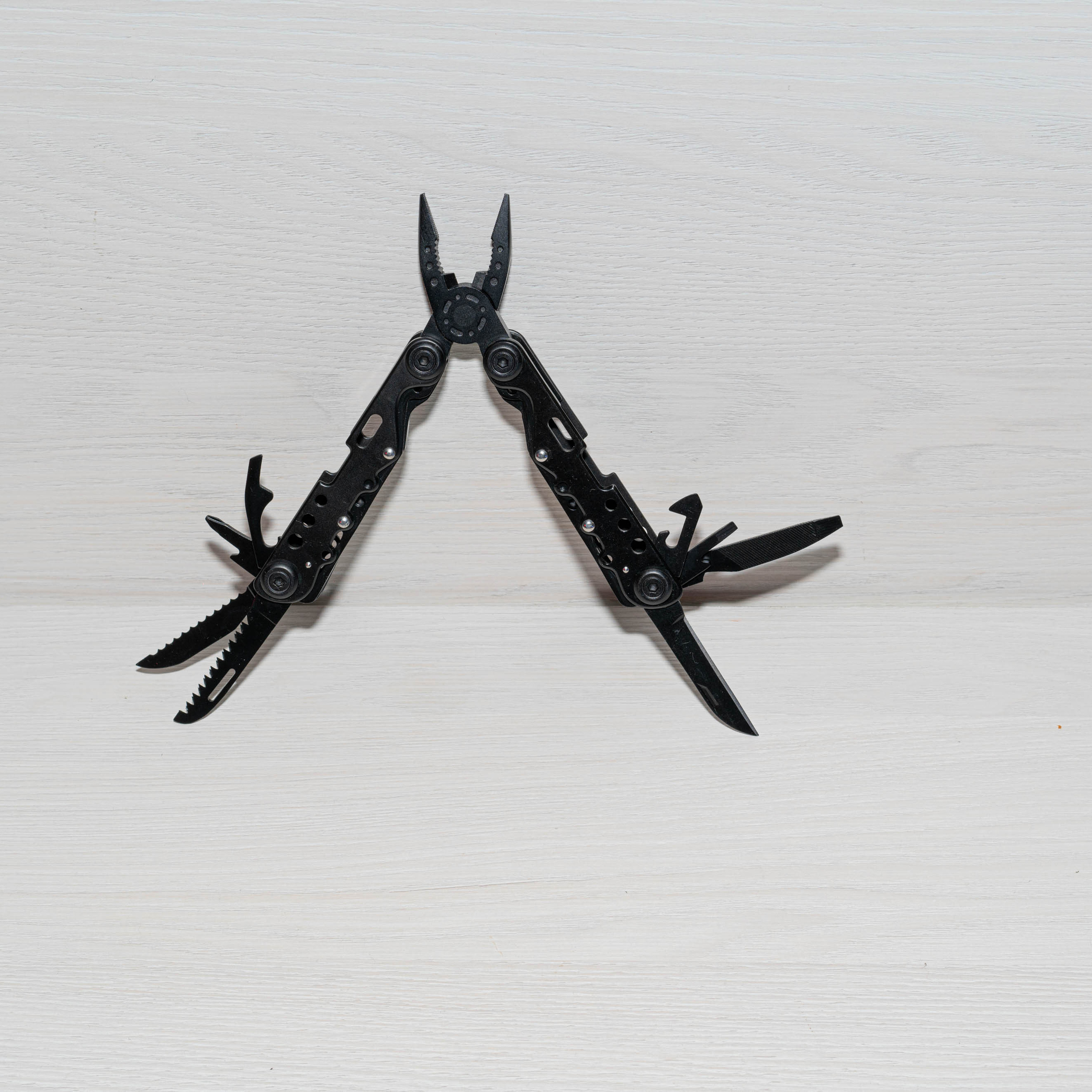 Моя первая распаковка складного мультитула на канале Pestretsov Shop. Фотограф — видеограф в Москве Дмитрий Менделеев