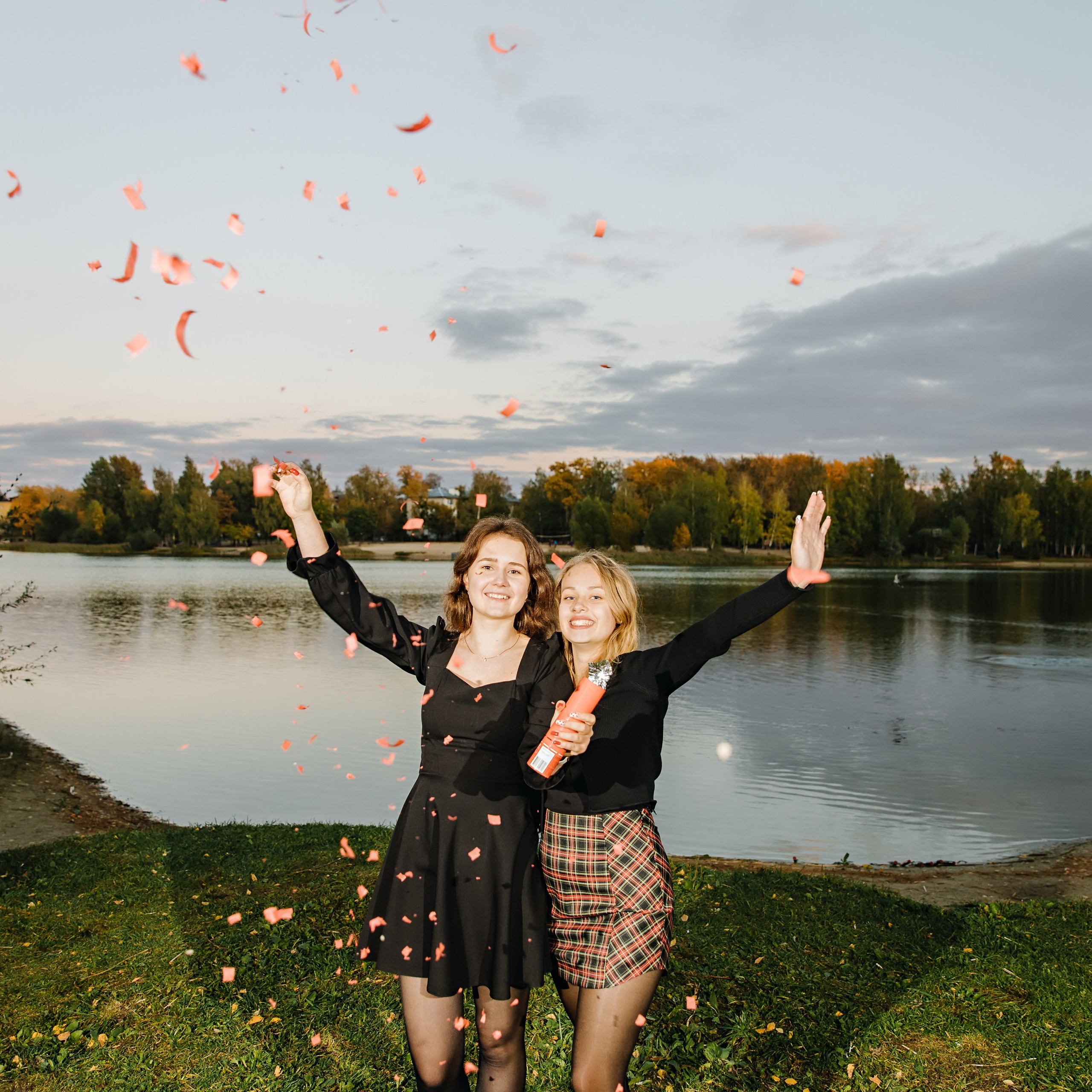 Прогулочные школьные фотосессии | Уличные съемки для школьников. Школьная съемка и создание выпускных альбомов в Нижнем Новгороде