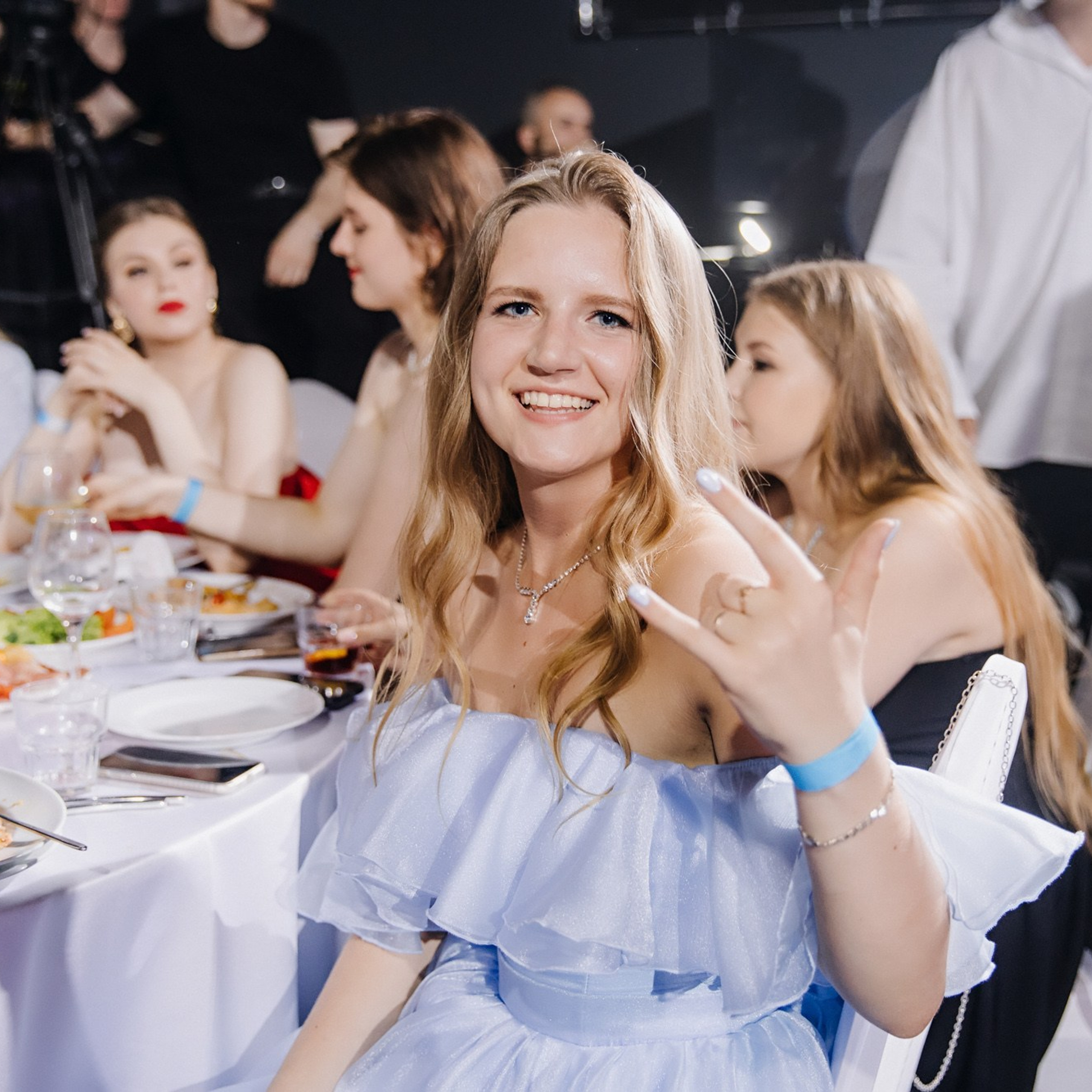 Выпускная фотосессия | Репортаж и съемка на фотозоне. Школьная съемка и создание выпускных альбомов в Нижнем Новгороде