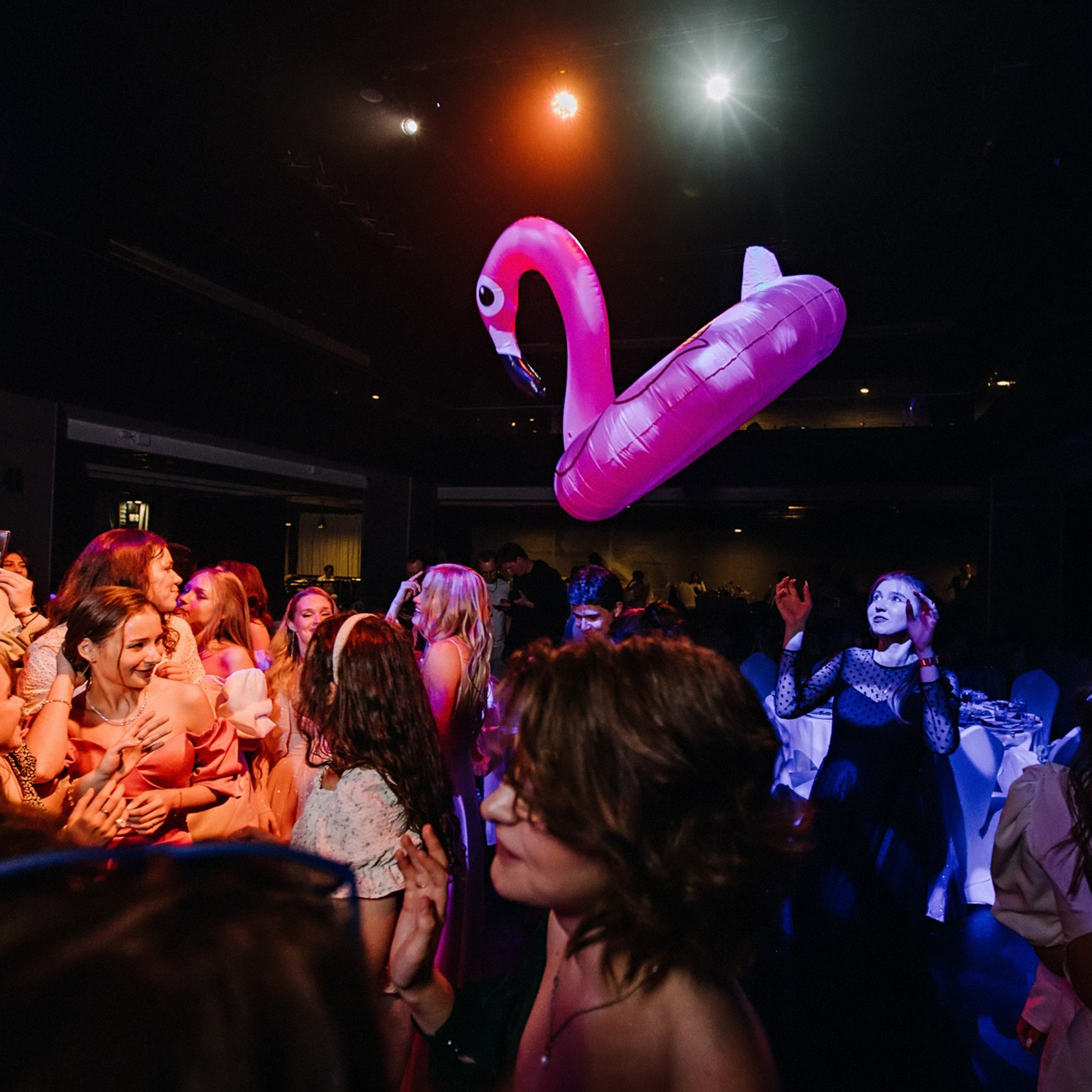 Выпускная фотосессия | Репортаж и съемка на фотозоне. Школьная съемка и создание выпускных альбомов в Нижнем Новгороде