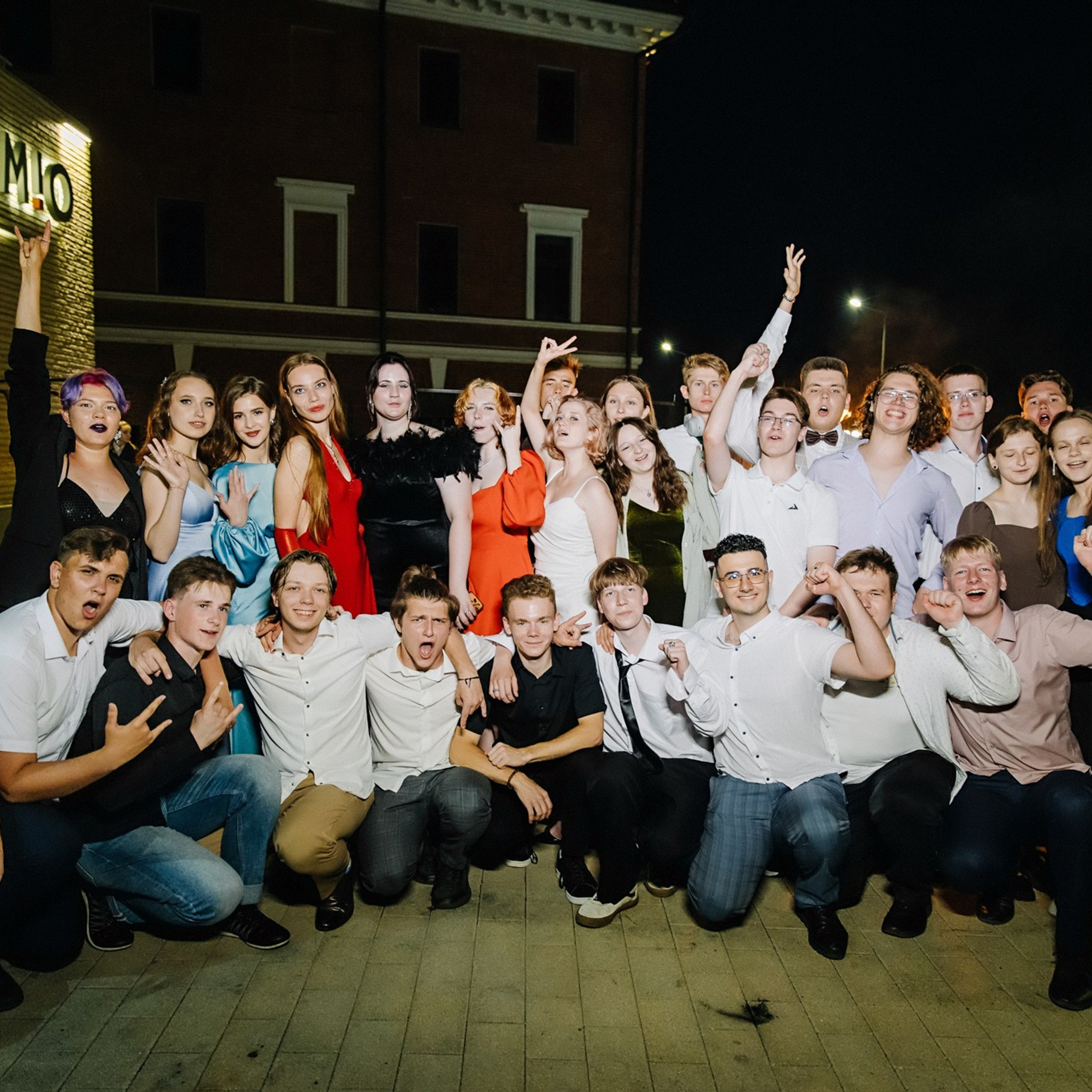 Выпускная фотосессия | Репортаж и съемка на фотозоне. Школьная съемка и создание выпускных альбомов в Нижнем Новгороде