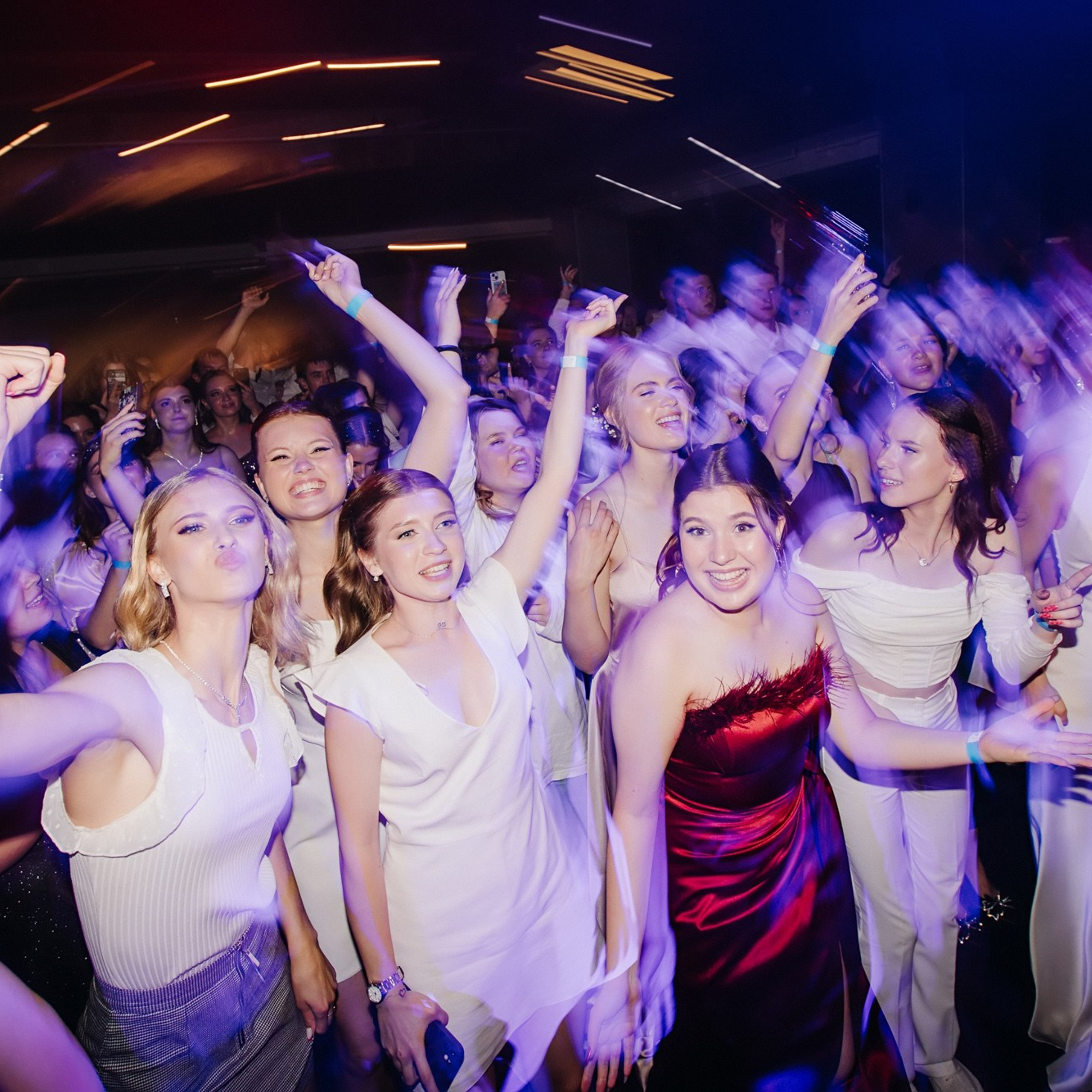 Выпускная фотосессия | Репортаж и съемка на фотозоне. Школьная съемка и создание выпускных альбомов в Нижнем Новгороде