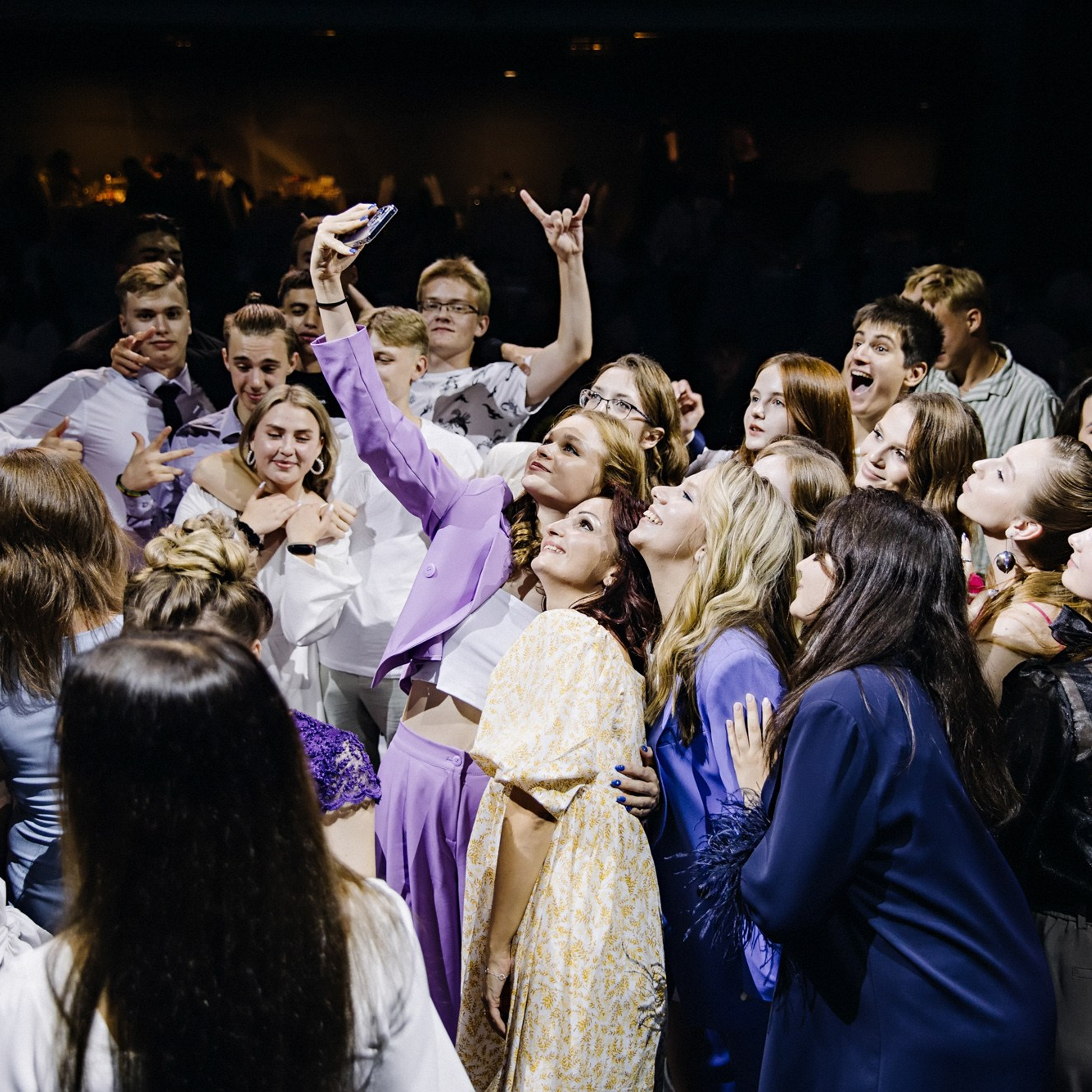 Выпускная фотосессия | Репортаж и съемка на фотозоне. Школьная съемка и создание выпускных альбомов в Нижнем Новгороде