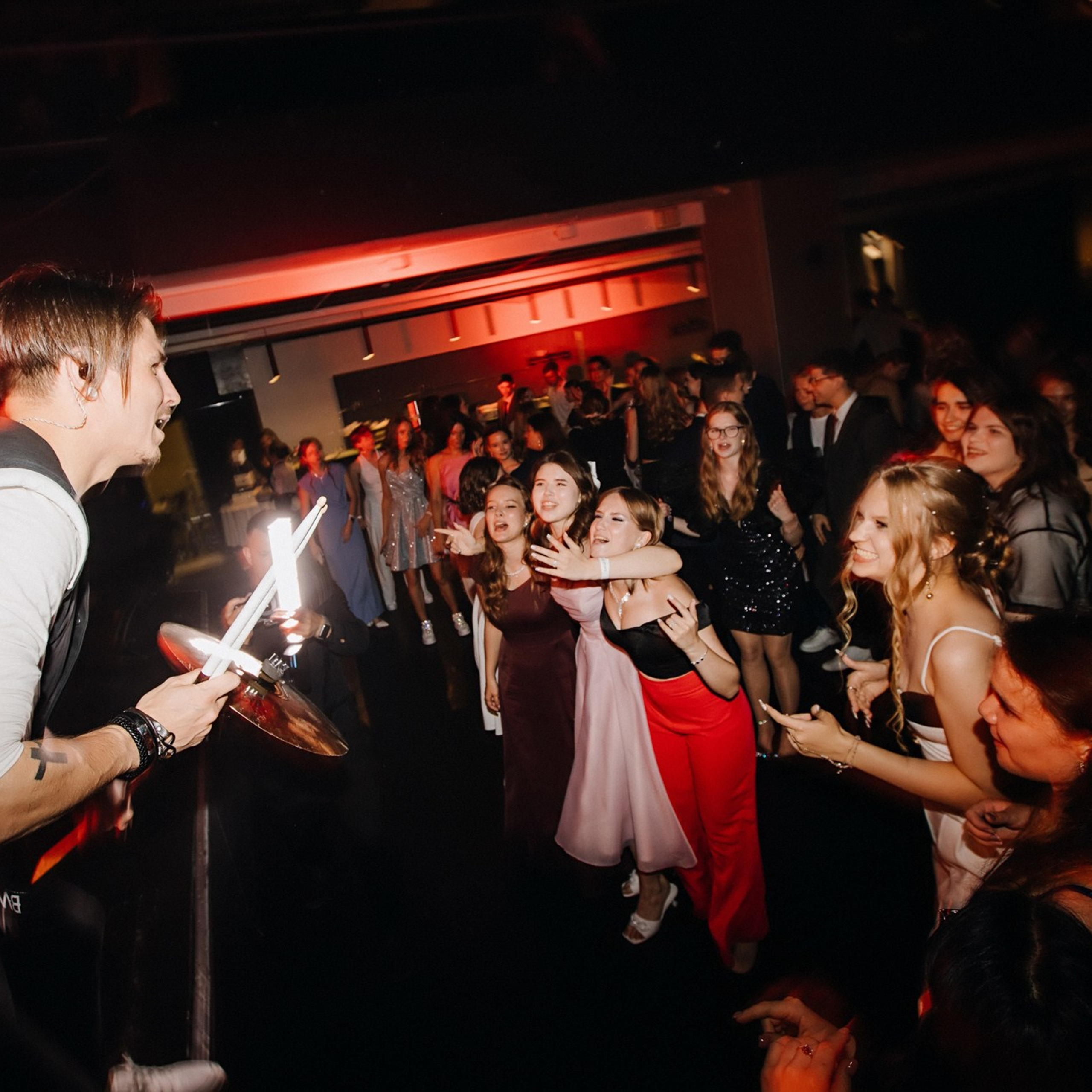 Выпускная фотосессия | Репортаж и съемка на фотозоне. Школьная съемка и создание выпускных альбомов в Нижнем Новгороде