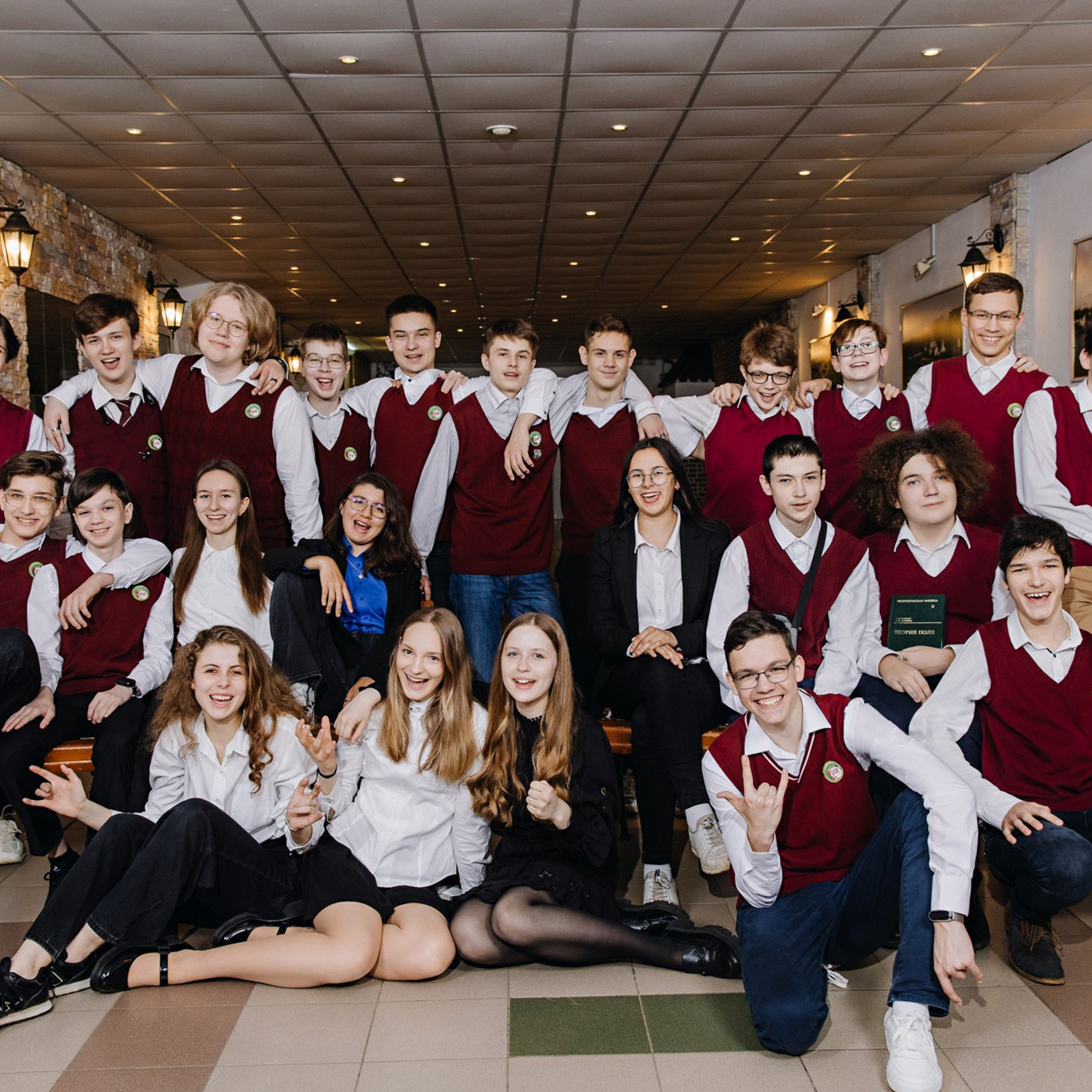 Съемка для выпускников старших классов – профессиональные фото  школьников 10-11 классов. Школьная съемка и создание выпускных альбомов в Нижнем Новгороде