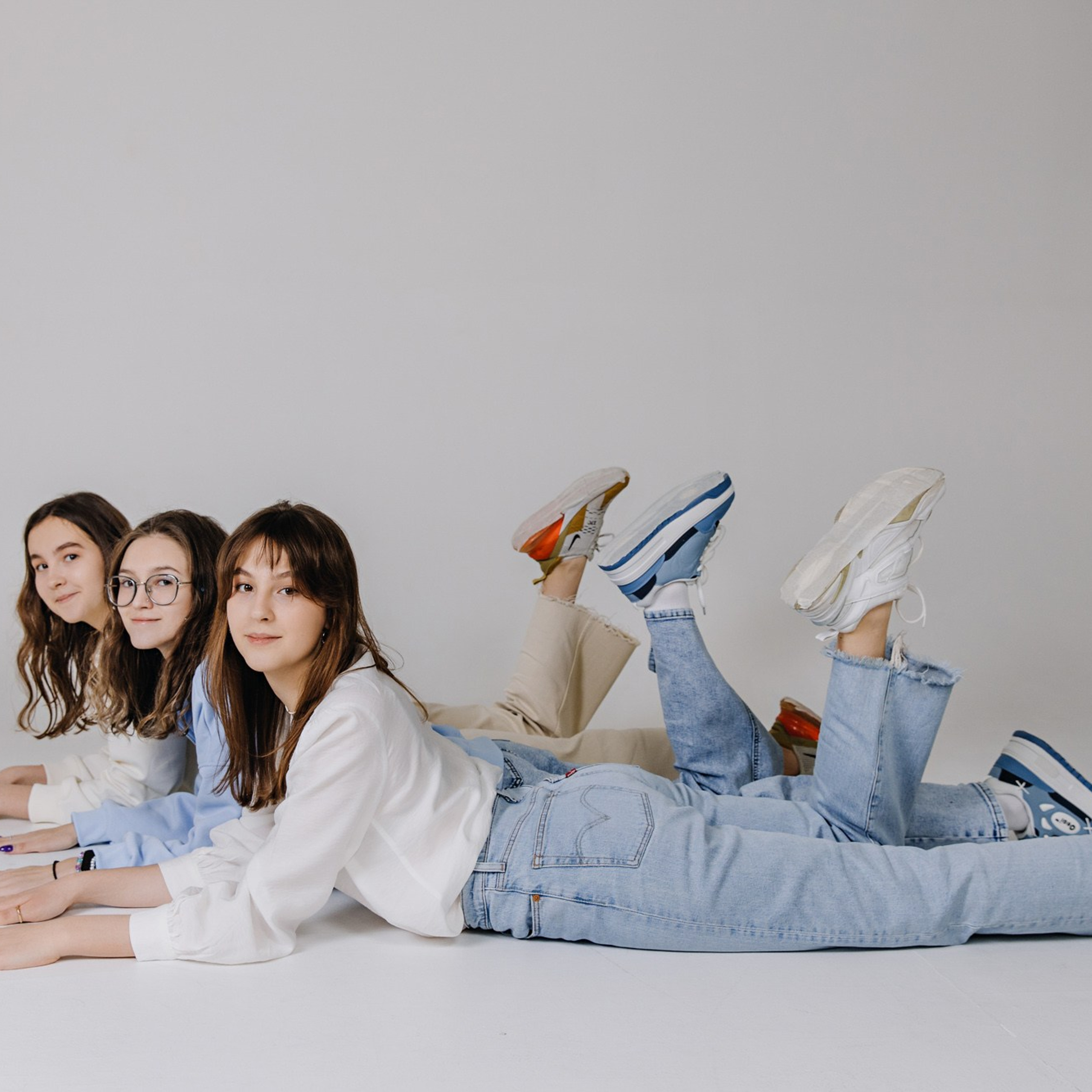 Съемка для выпускников старших классов – профессиональные фото  школьников 10-11 классов. Школьная съемка и создание выпускных альбомов в Нижнем Новгороде