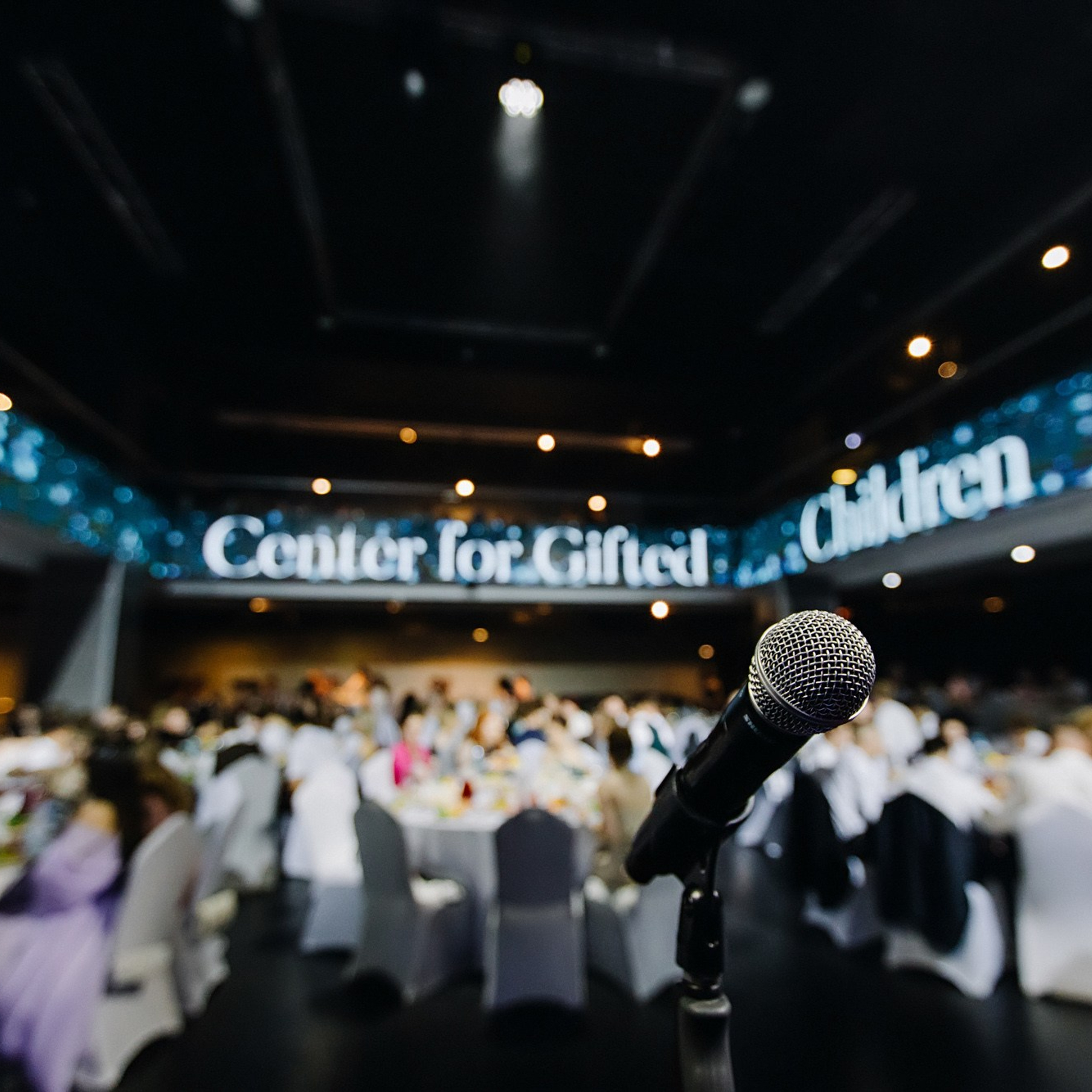 Выпускная фотосессия | Репортаж и съемка на фотозоне. Школьная съемка и создание выпускных альбомов в Нижнем Новгороде