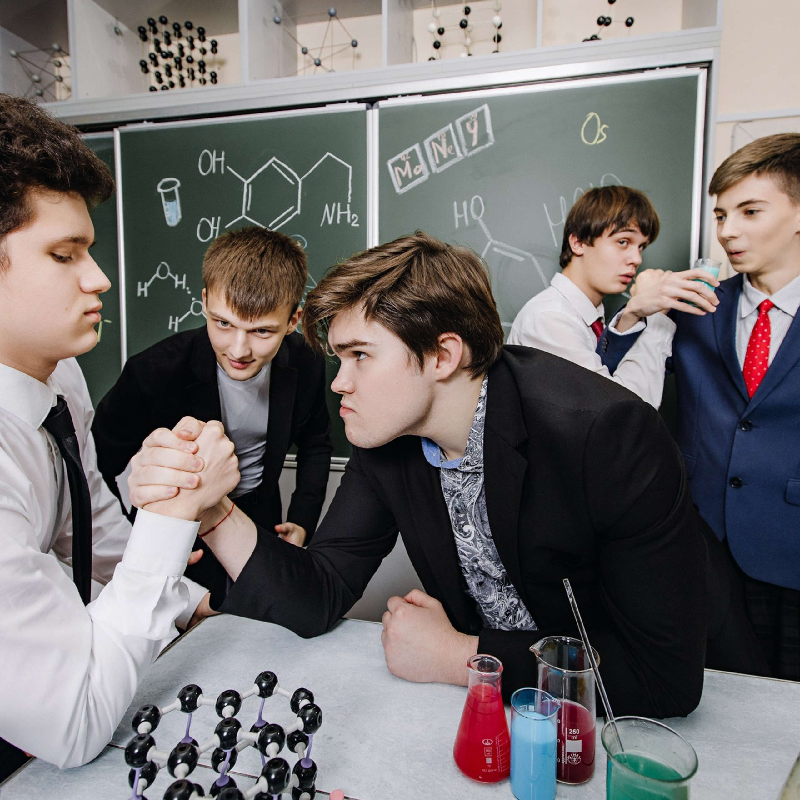 Съемка для выпускников старших классов – профессиональные фото  школьников 10-11 классов. Школьная съемка и создание выпускных альбомов в Нижнем Новгороде