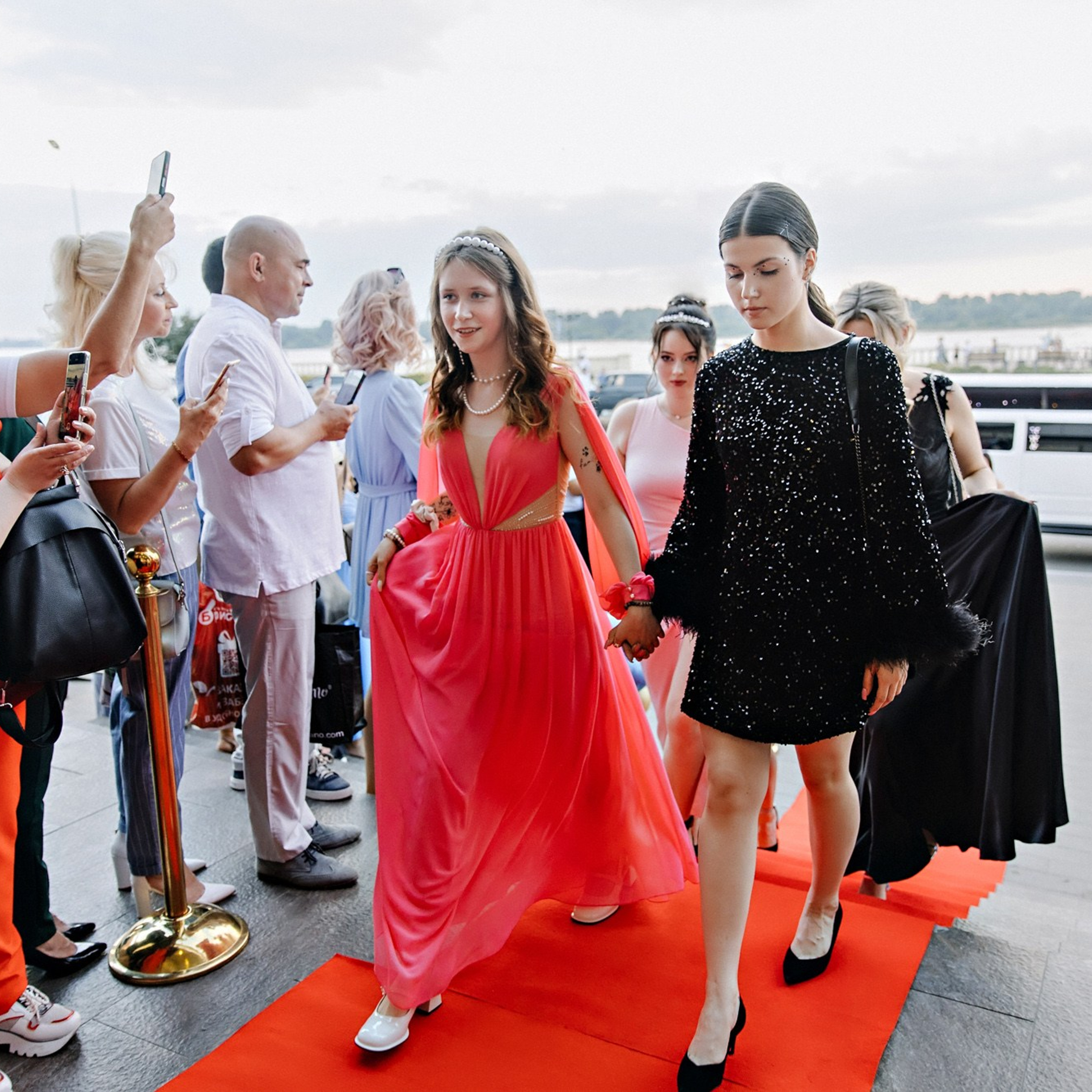 Выпускная фотосессия | Репортаж и съемка на фотозоне. Школьная съемка и создание выпускных альбомов в Нижнем Новгороде