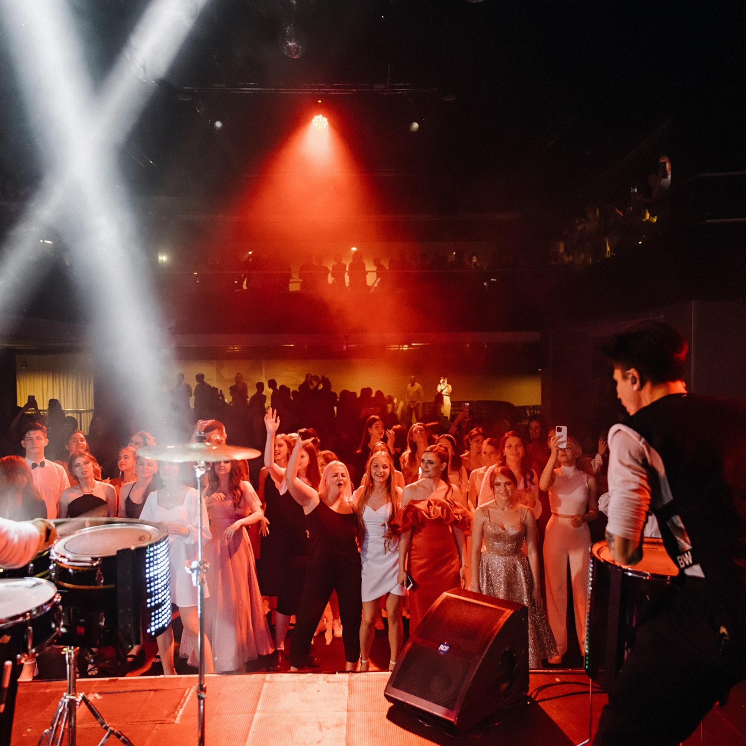 Выпускная фотосессия | Репортаж и съемка на фотозоне. Школьная съемка и создание выпускных альбомов в Нижнем Новгороде