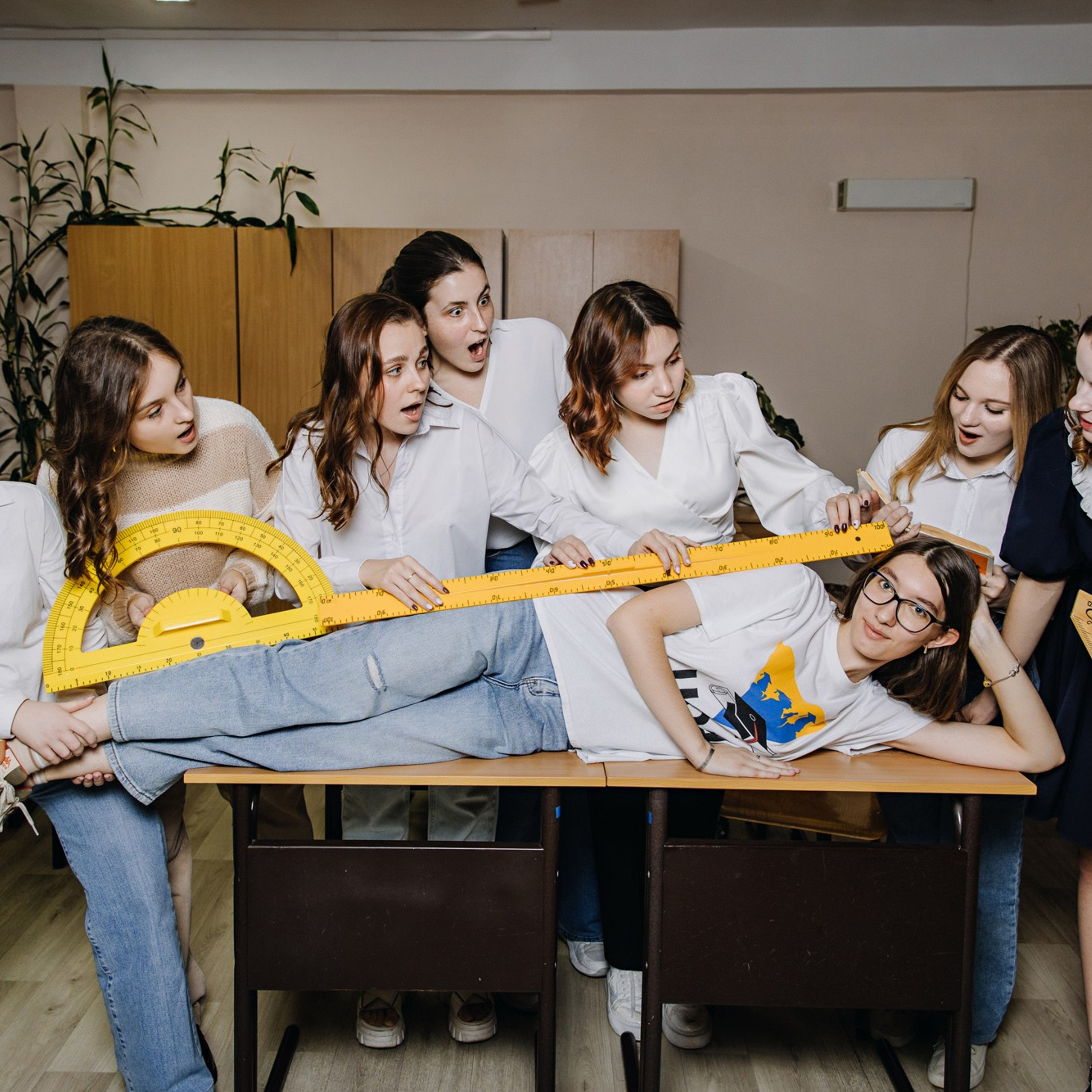 Съемка для выпускников старших классов – профессиональные фото  школьников 10-11 классов. Школьная съемка и создание выпускных альбомов в Нижнем Новгороде