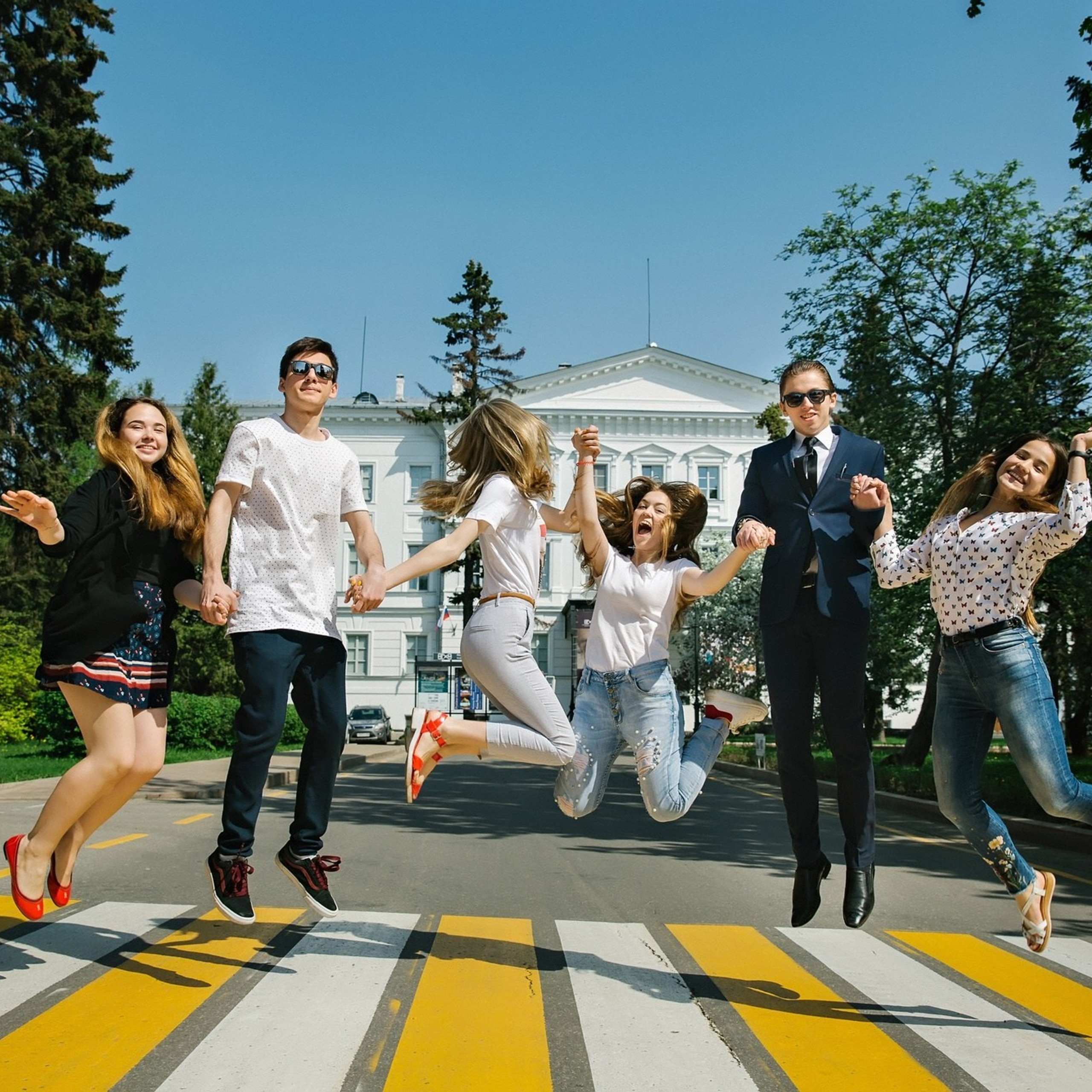 Прогулочные школьные фотосессии | Уличные съемки для школьников. Школьная съемка и создание выпускных альбомов в Нижнем Новгороде