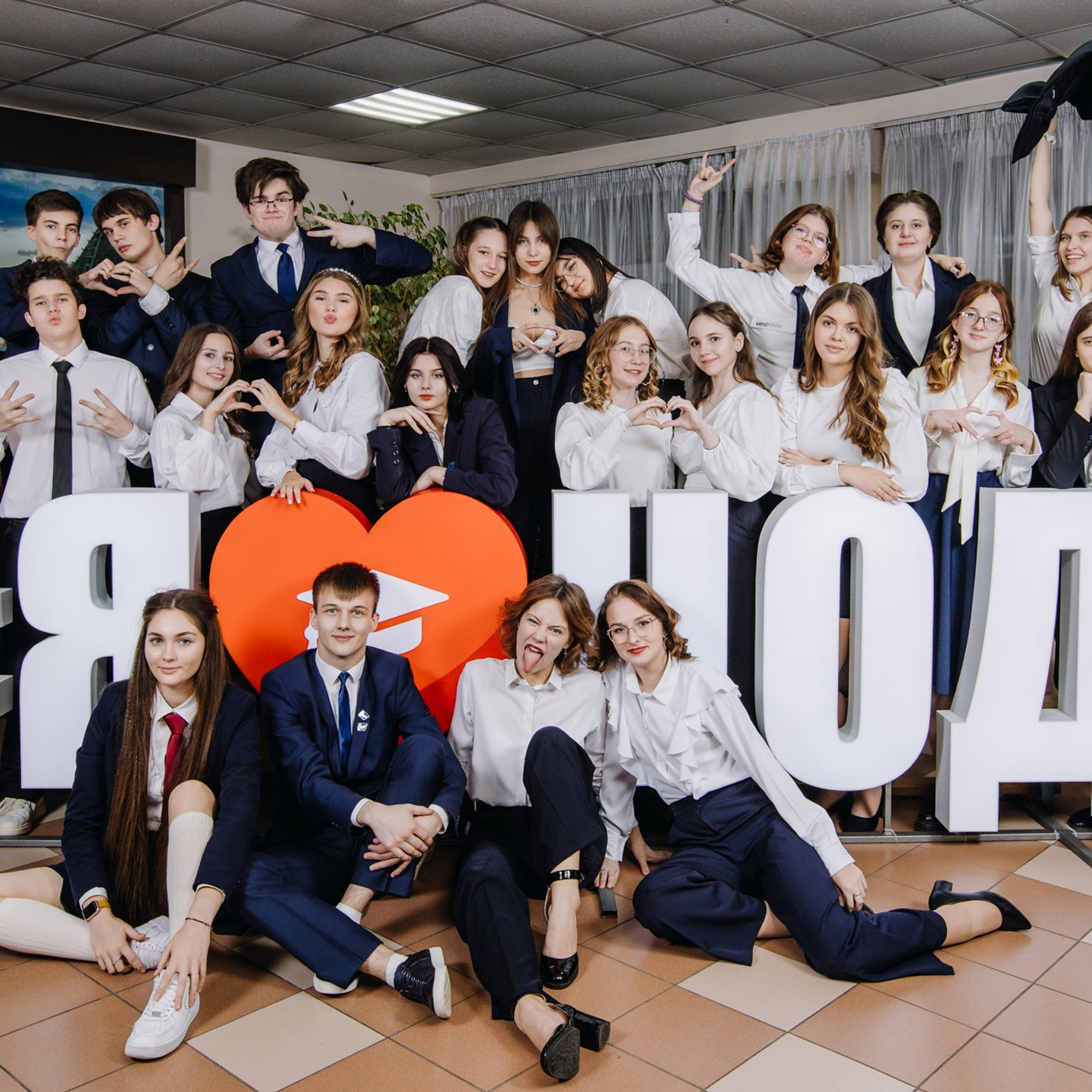 Съемка для выпускников старших классов – профессиональные фото  школьников 10-11 классов. Школьная съемка и создание выпускных альбомов в Нижнем Новгороде