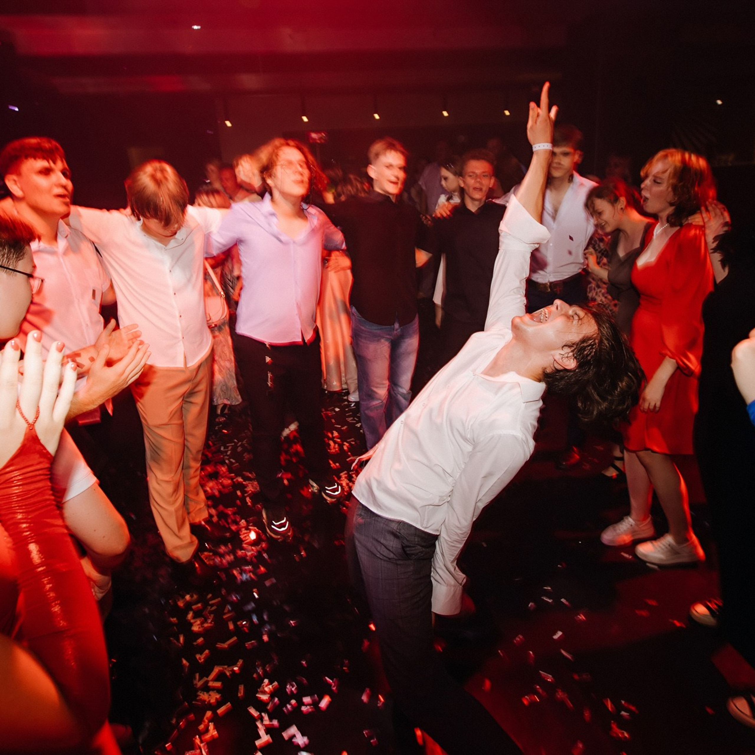 Выпускная фотосессия | Репортаж и съемка на фотозоне. Школьная съемка и создание выпускных альбомов в Нижнем Новгороде