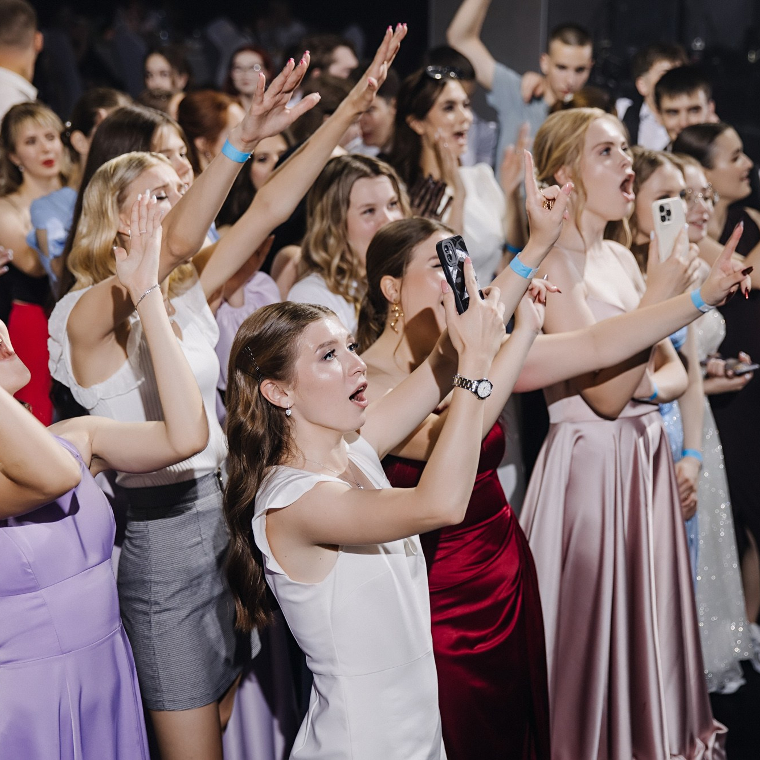 Выпускная фотосессия | Репортаж и съемка на фотозоне. Школьная съемка и создание выпускных альбомов в Нижнем Новгороде