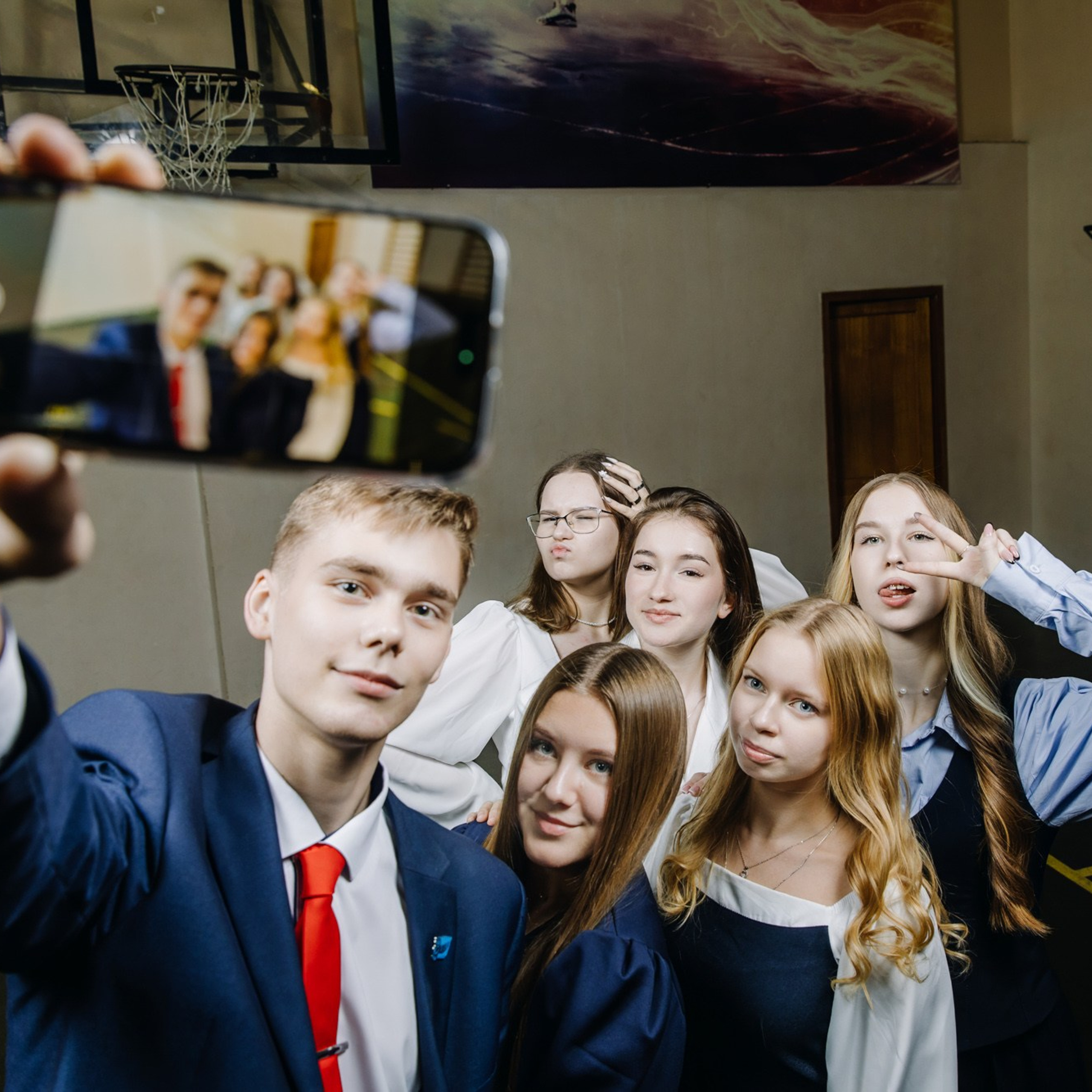 Съемка для выпускников старших классов – профессиональные фото  школьников 10-11 классов. Школьная съемка и создание выпускных альбомов в Нижнем Новгороде