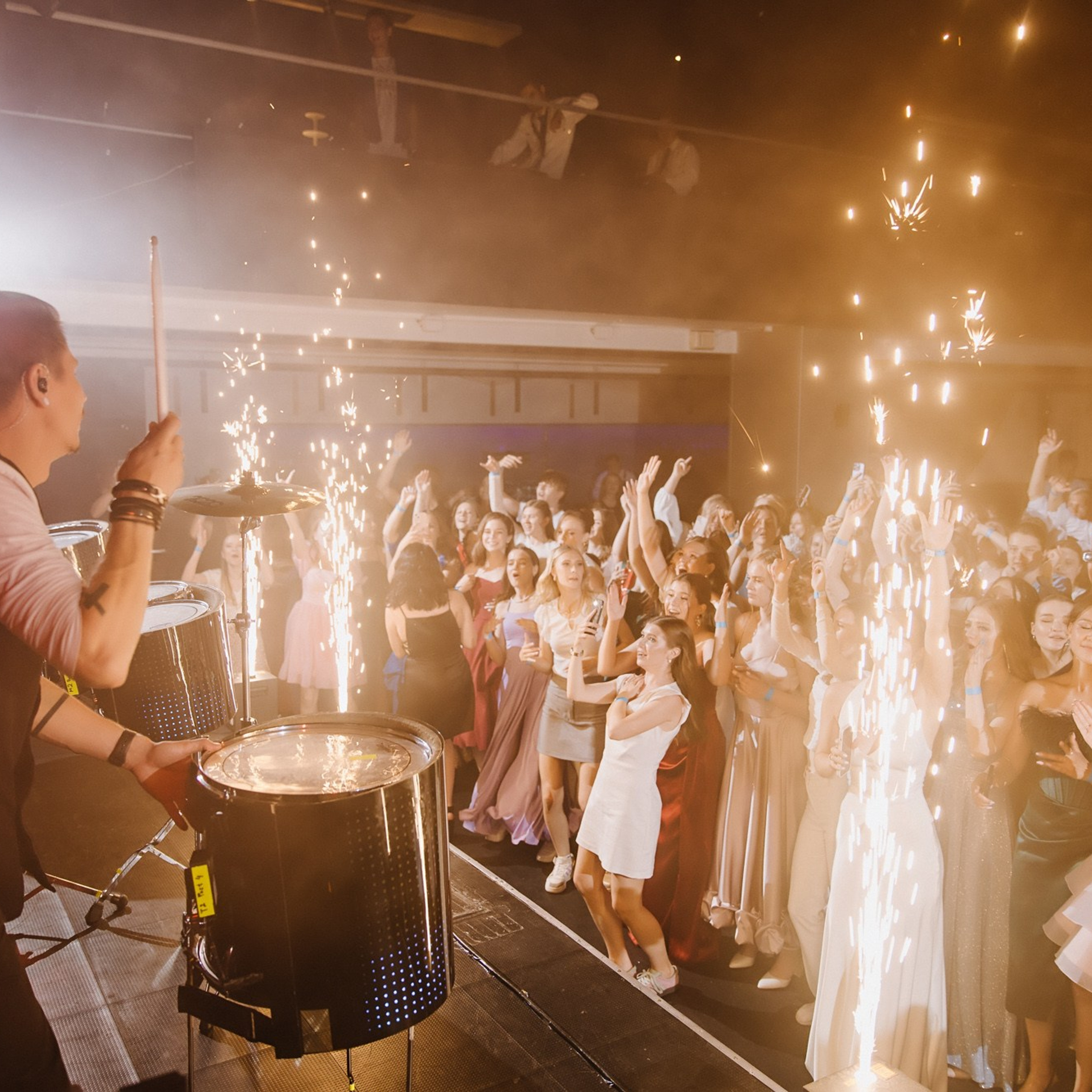 Выпускная фотосессия | Репортаж и съемка на фотозоне. Школьная съемка и создание выпускных альбомов в Нижнем Новгороде