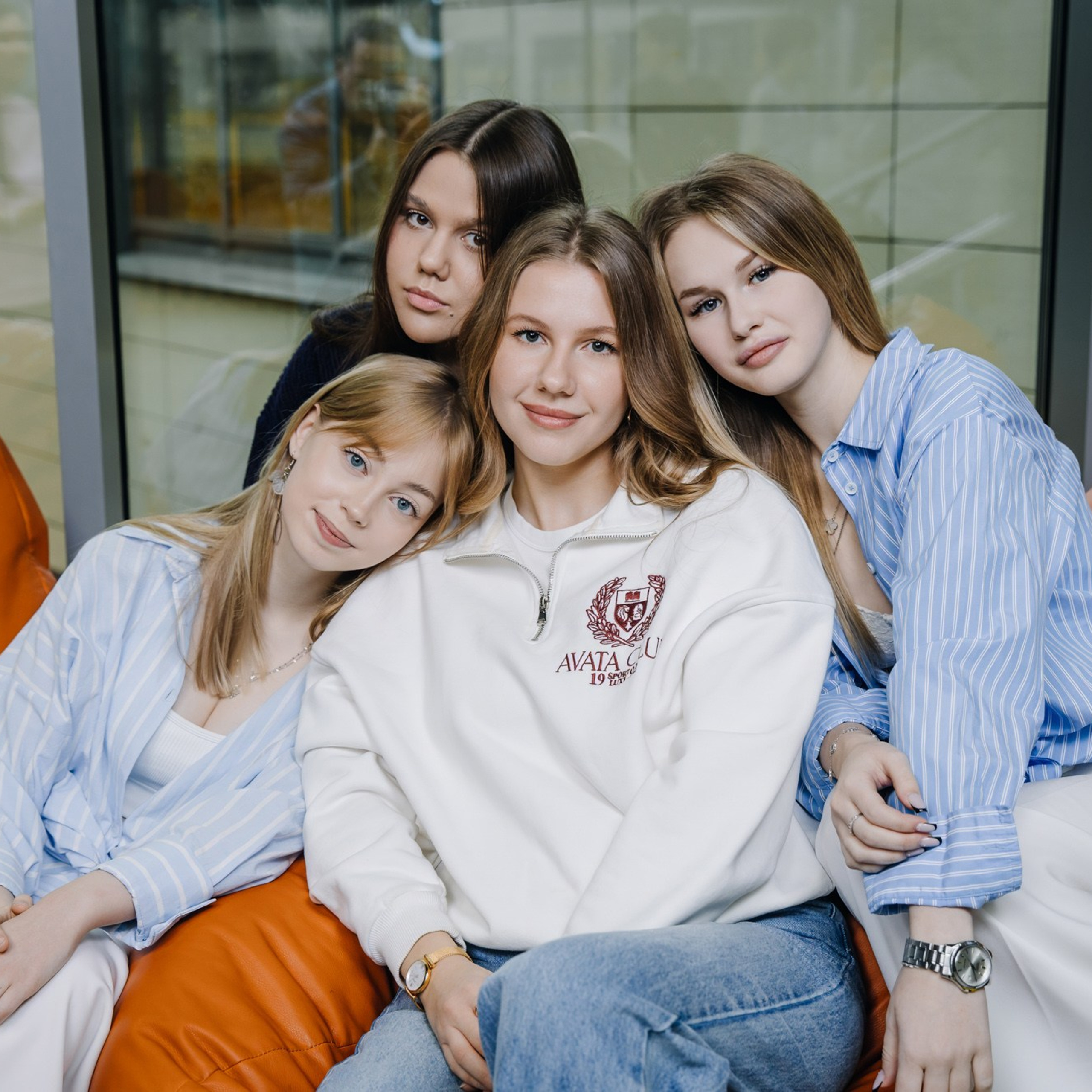 Съемка для выпускников старших классов – профессиональные фото  школьников 10-11 классов. Школьная съемка и создание выпускных альбомов в Нижнем Новгороде
