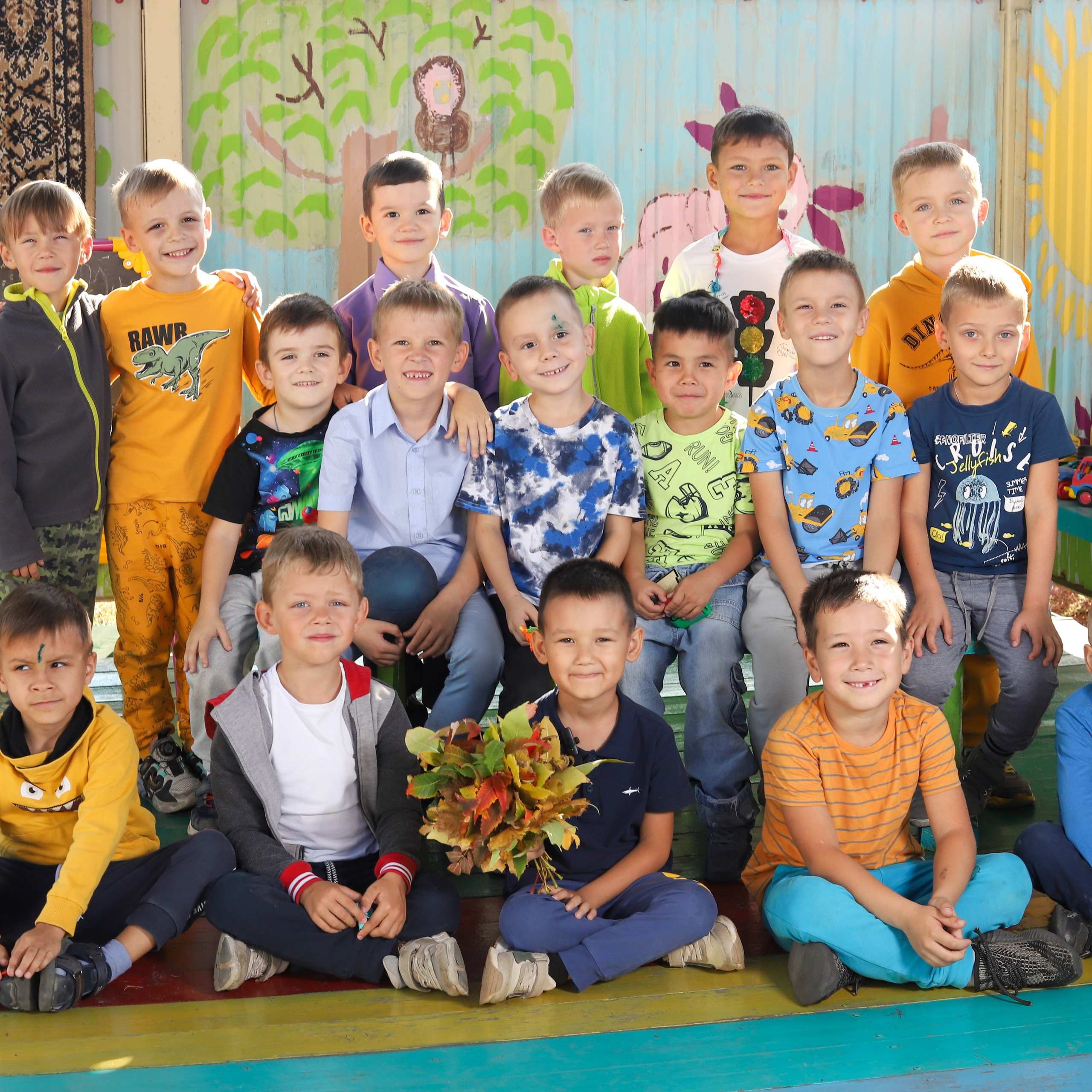 Мои лучшие друзья. Студия выпускных альбомов и школьной фотографии «Идея» г. Оренбург