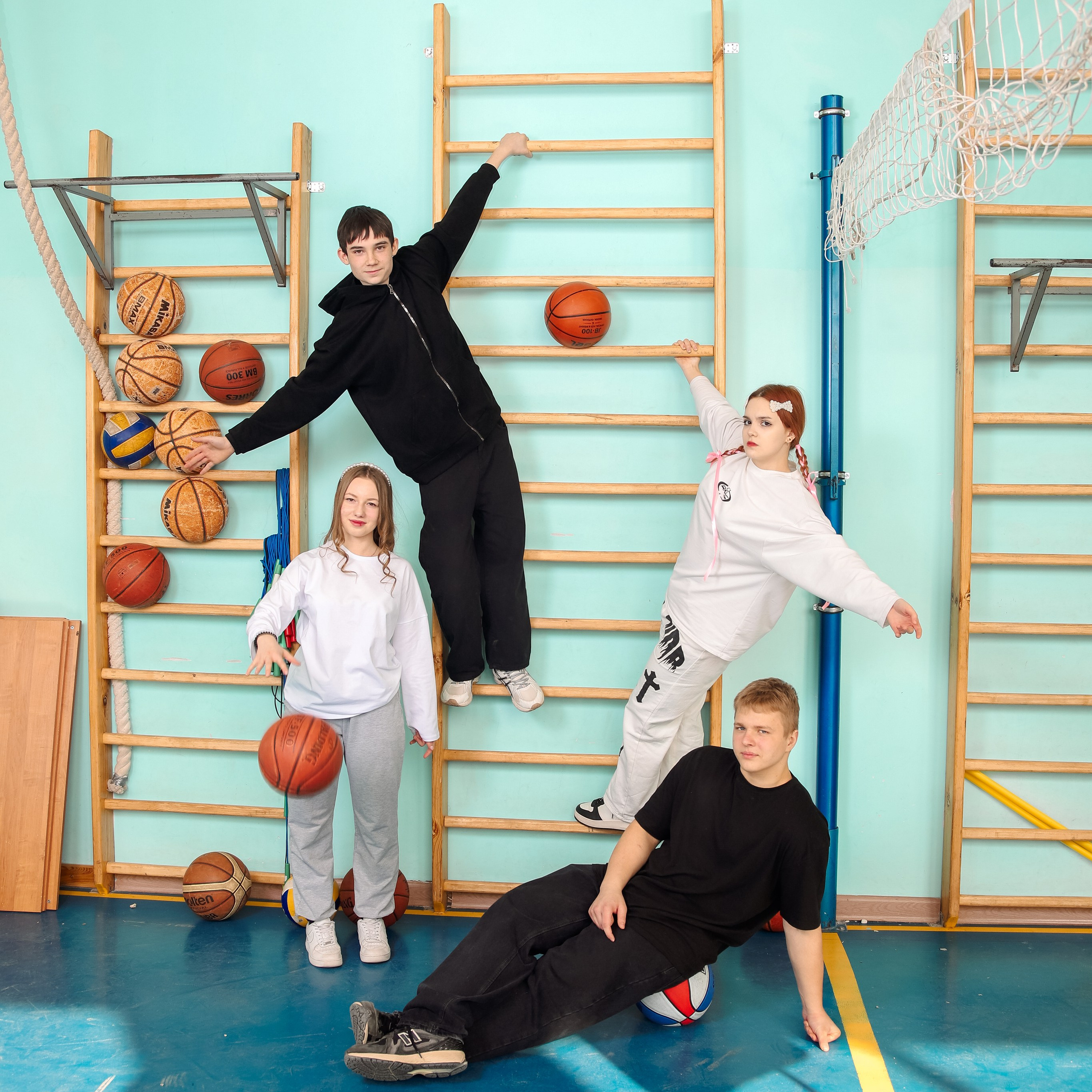 Друзья. Студия выпускных альбомов и школьной фотографии «Идея» г. Оренбург