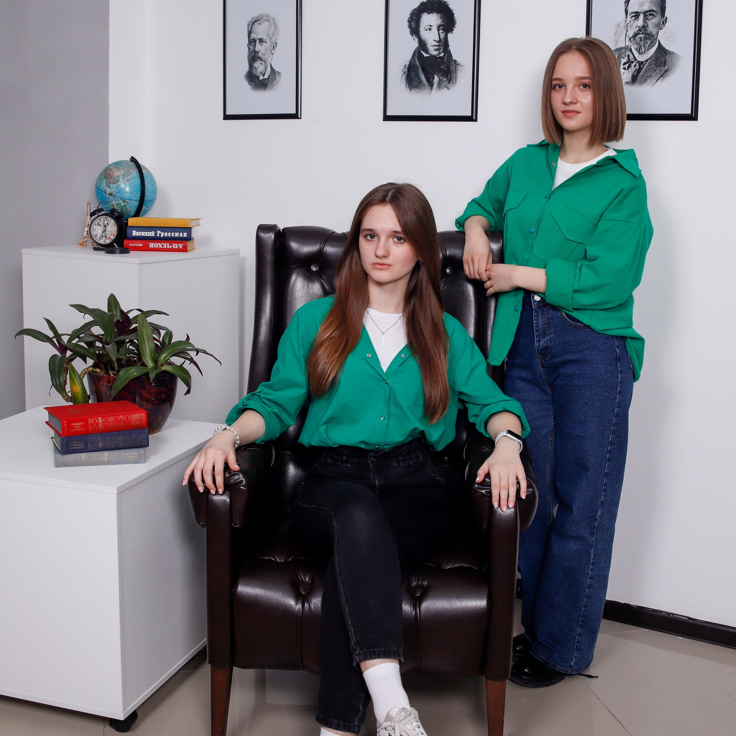 В студии. Студия выпускных альбомов и школьной фотографии «Идея» г. Оренбург