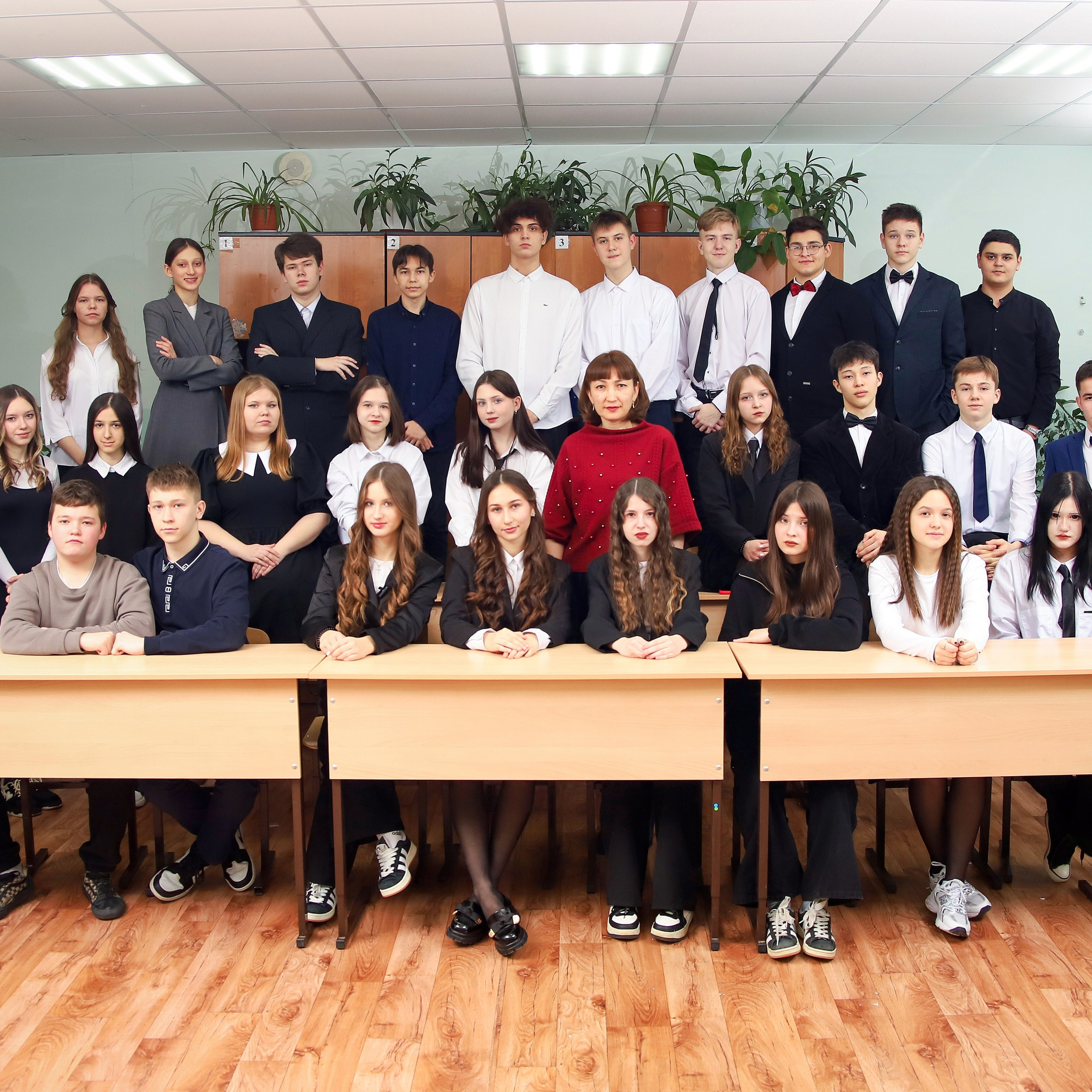 Друзья. Студия выпускных альбомов и школьной фотографии «Идея» г. Оренбург