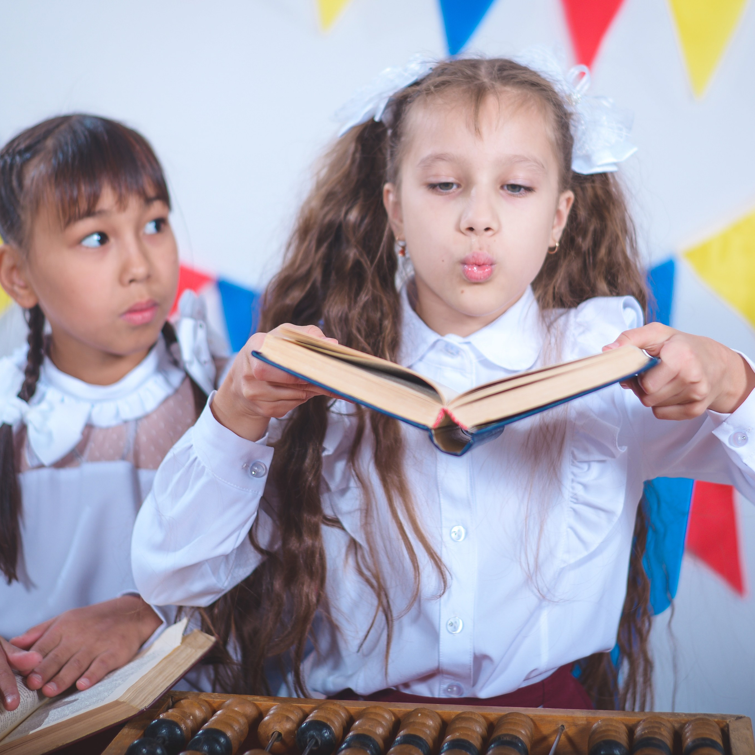 В студии. Студия выпускных альбомов и школьной фотографии «Идея» г. Оренбург