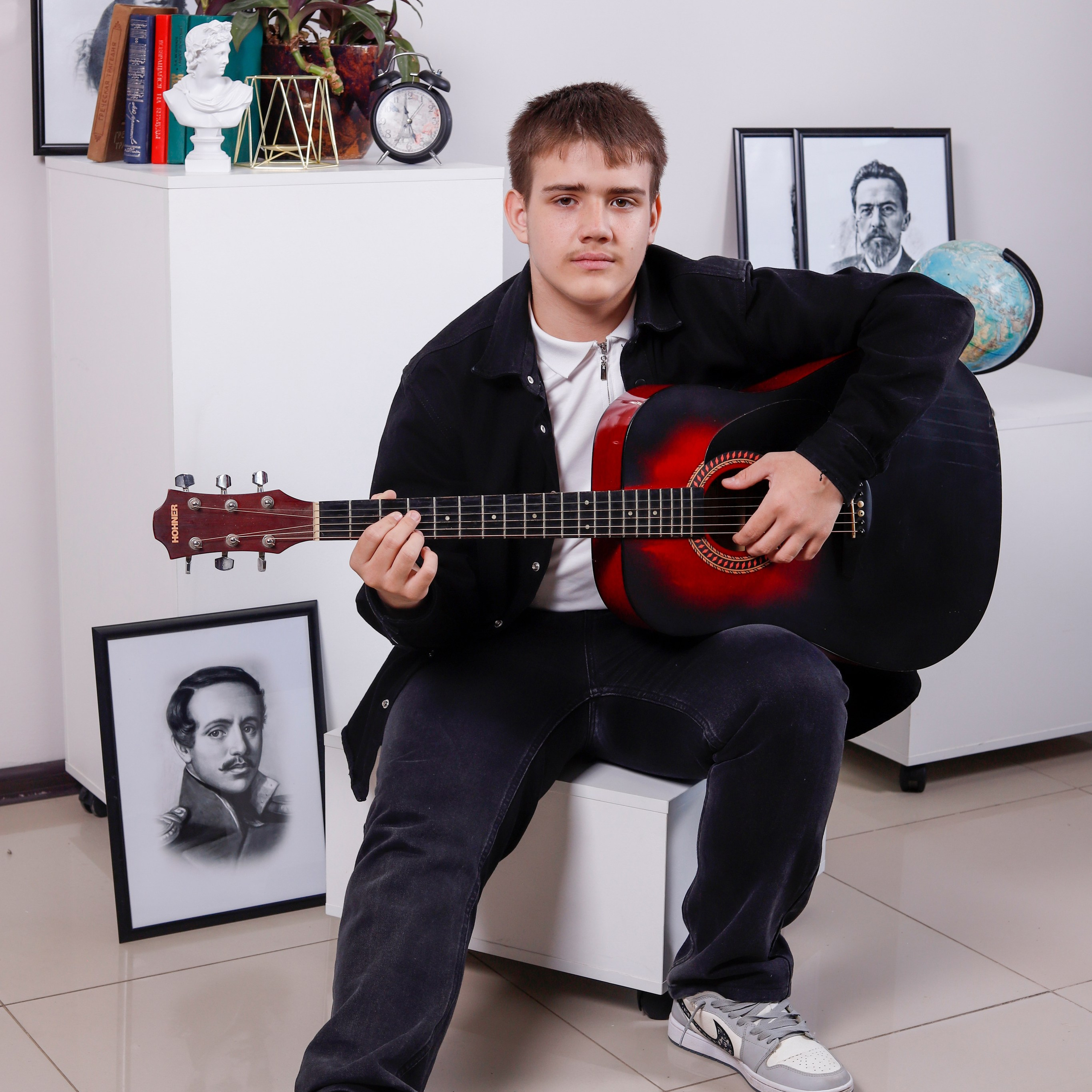 В студии. Студия выпускных альбомов и школьной фотографии «Идея» г. Оренбург