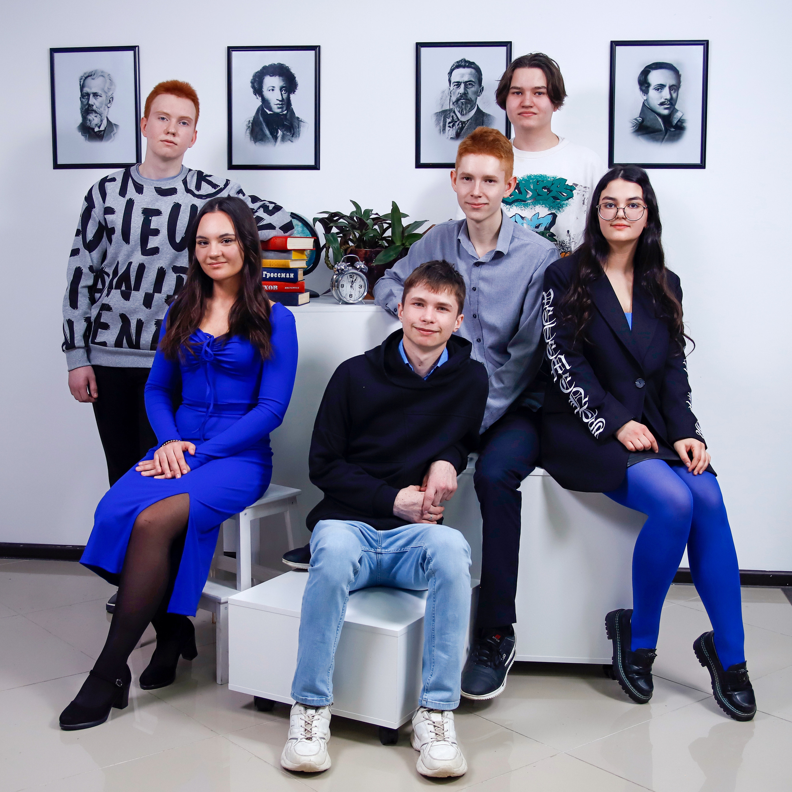 Друзья. Студия выпускных альбомов и школьной фотографии «Идея» г. Оренбург