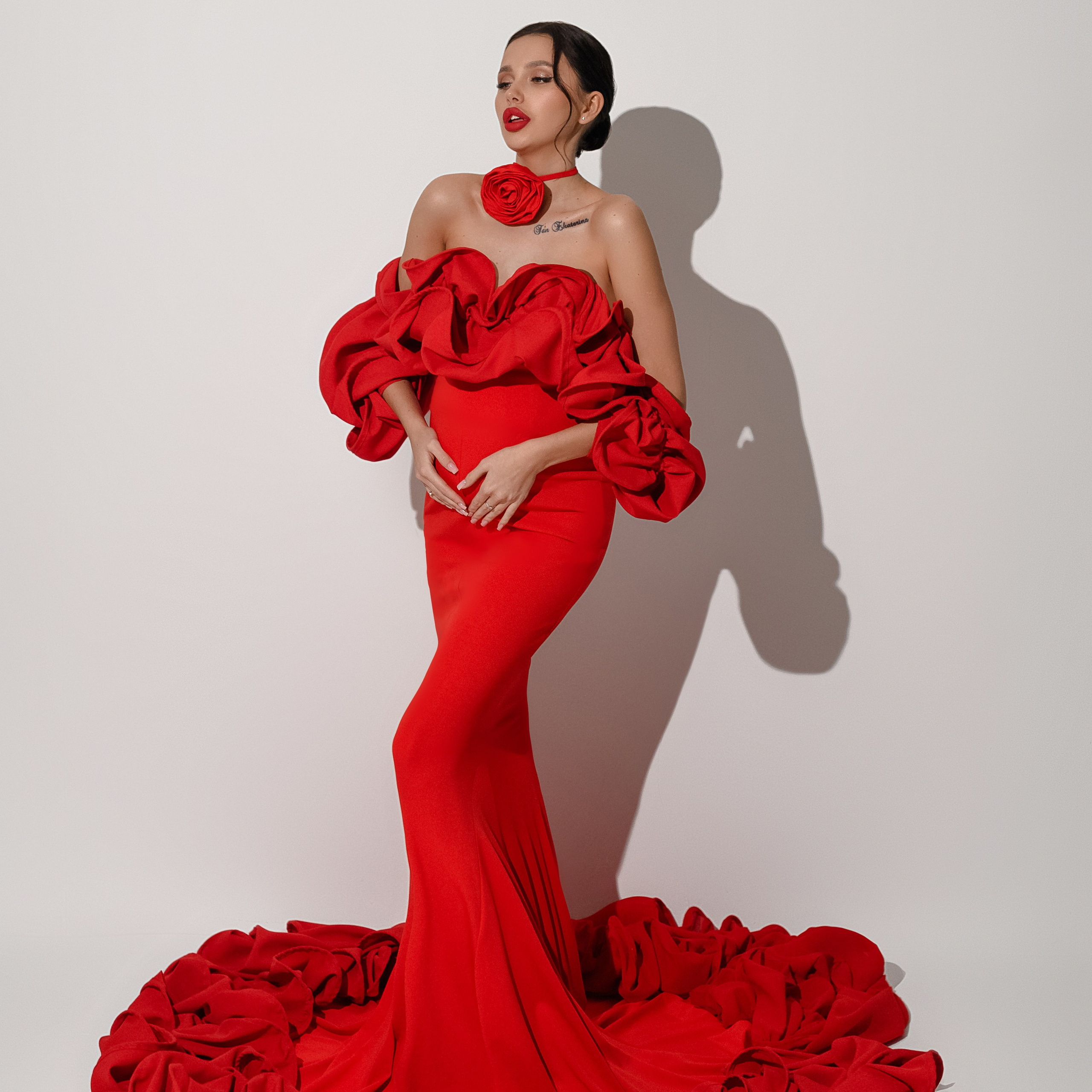 Красное платье