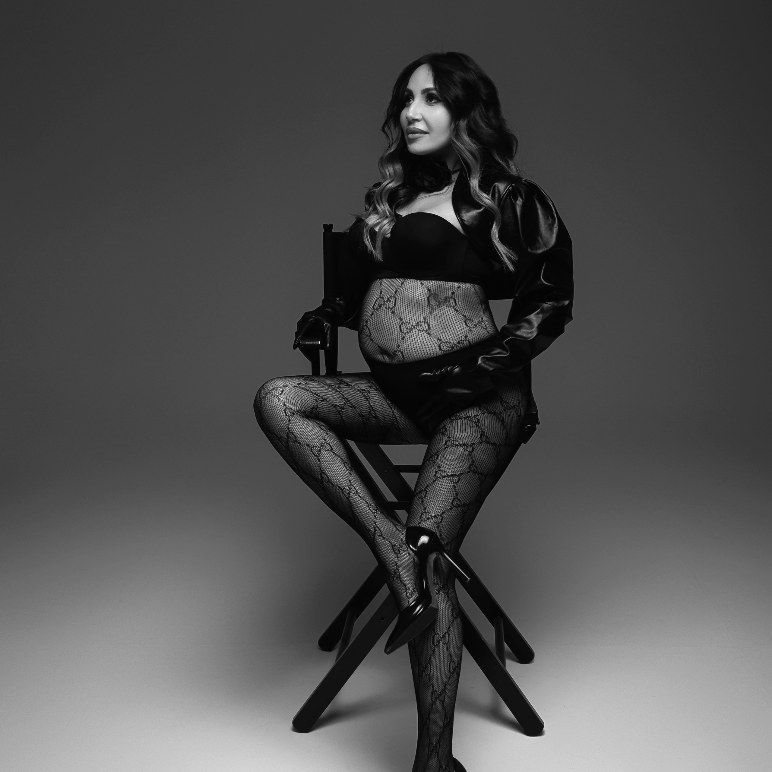 бюстье, колготки, кожаные рукава