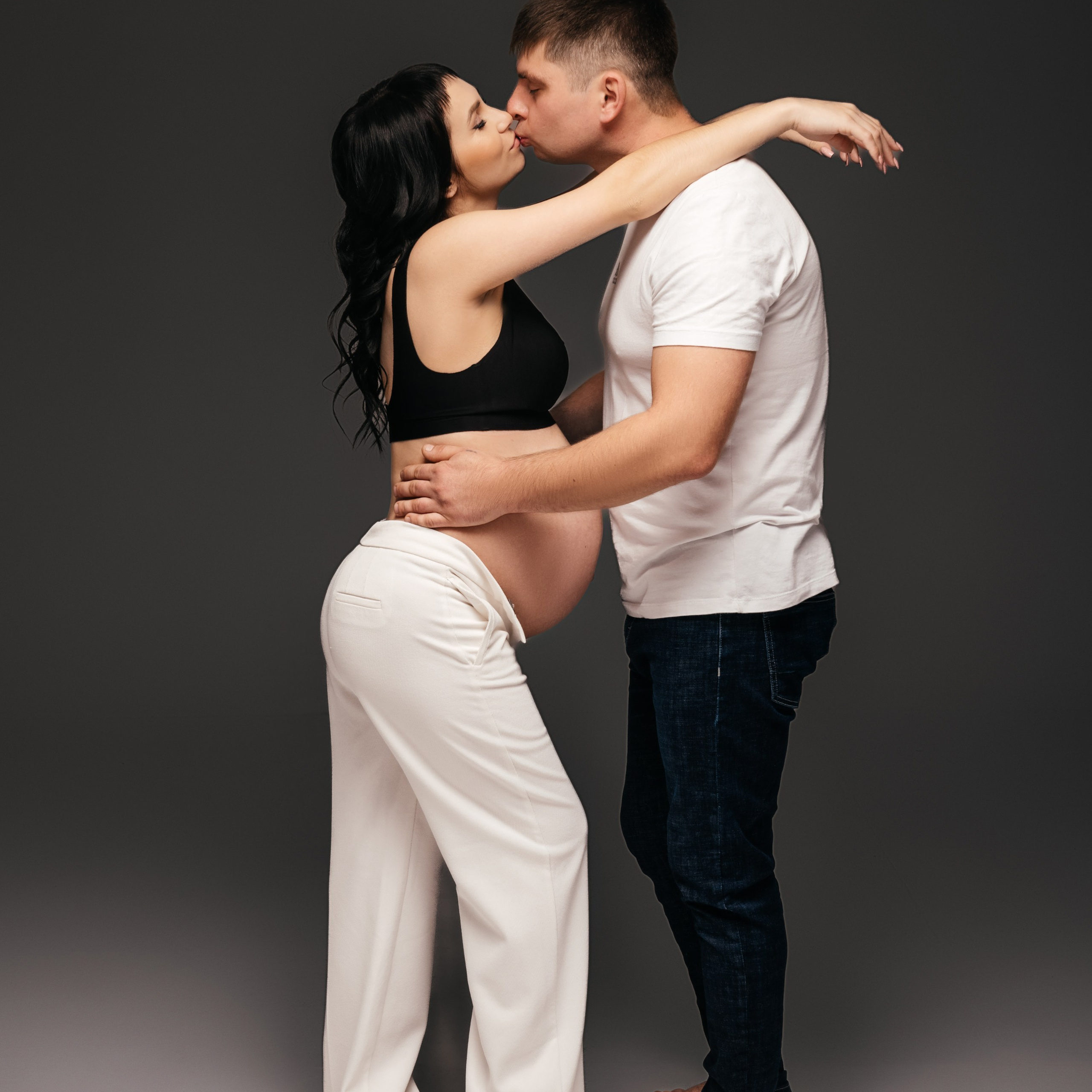 Белые брюки 42-44 плюс топ черный/белый, шляпа