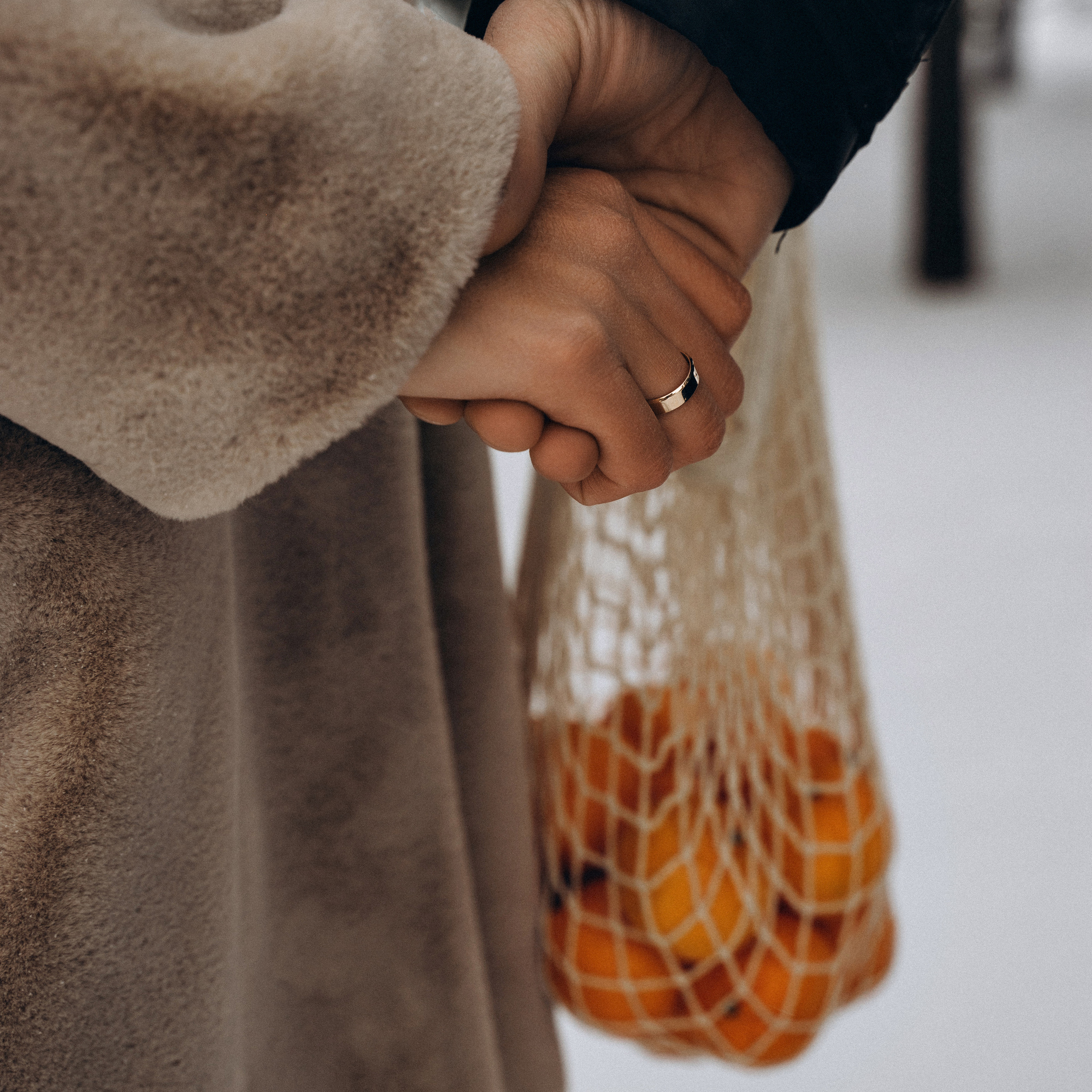 согревать друг друга