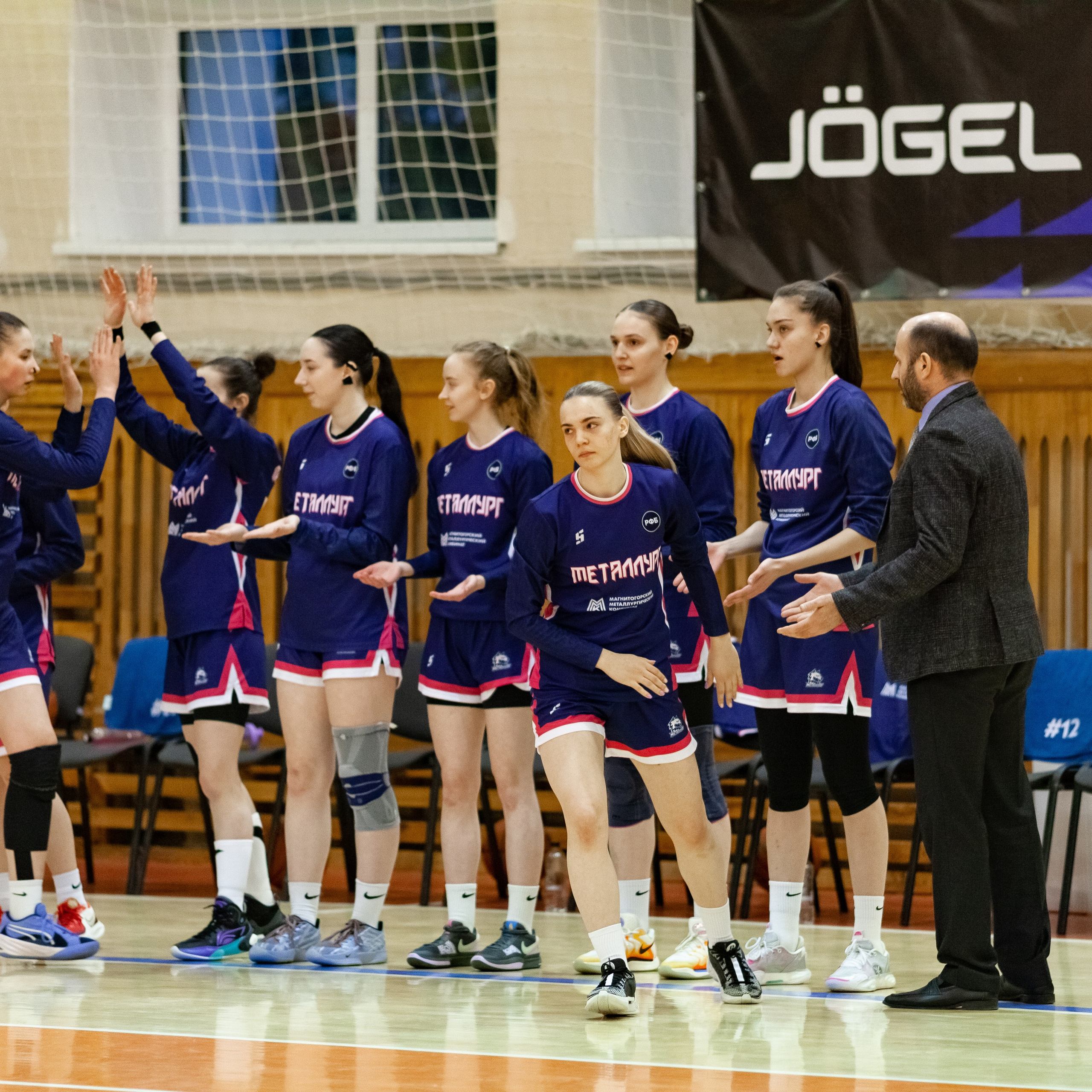 ЧГУ-Атланта — Металлург 3 игра. Фотография