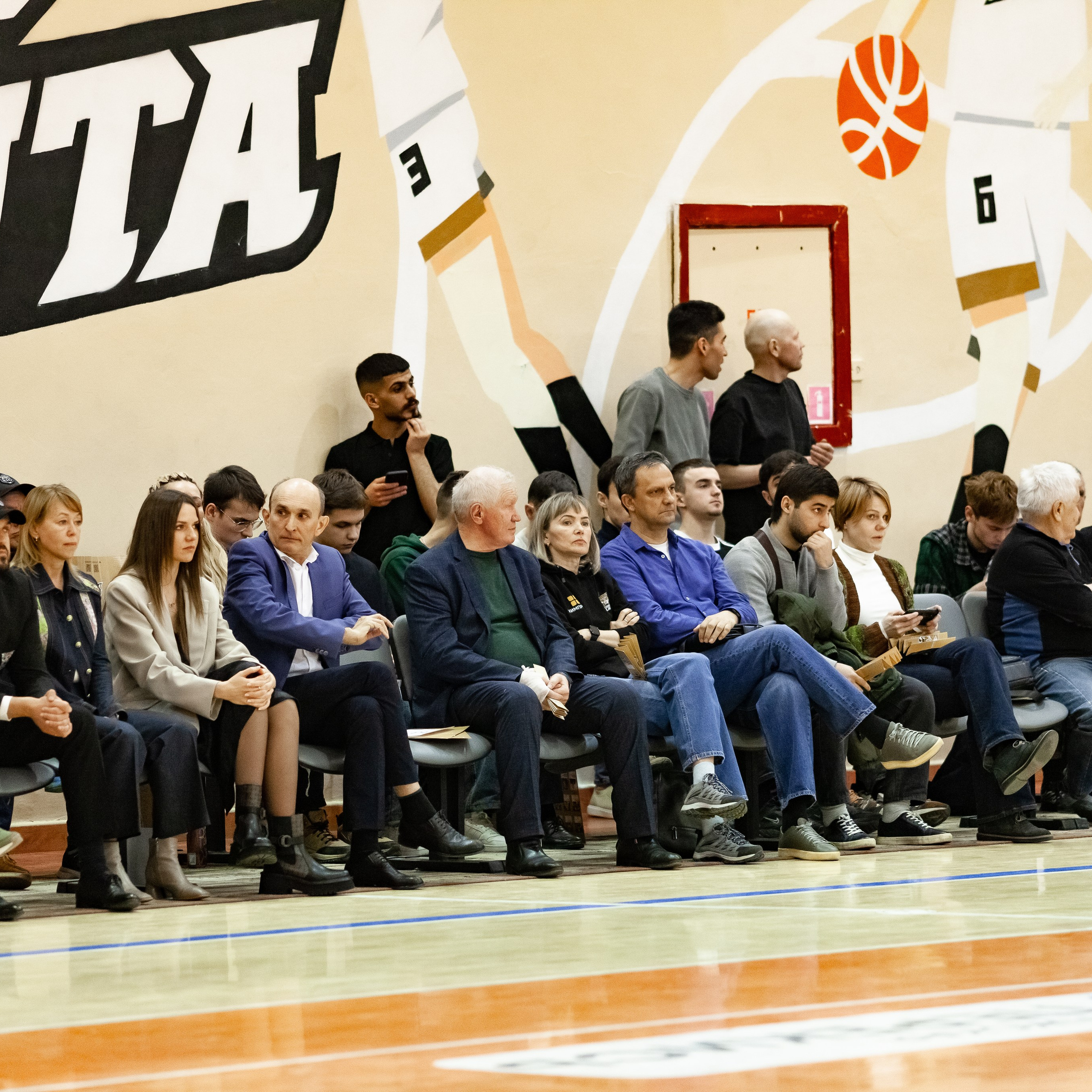 ЧГУ-Атланта — Металлург 3 игра. Фотография