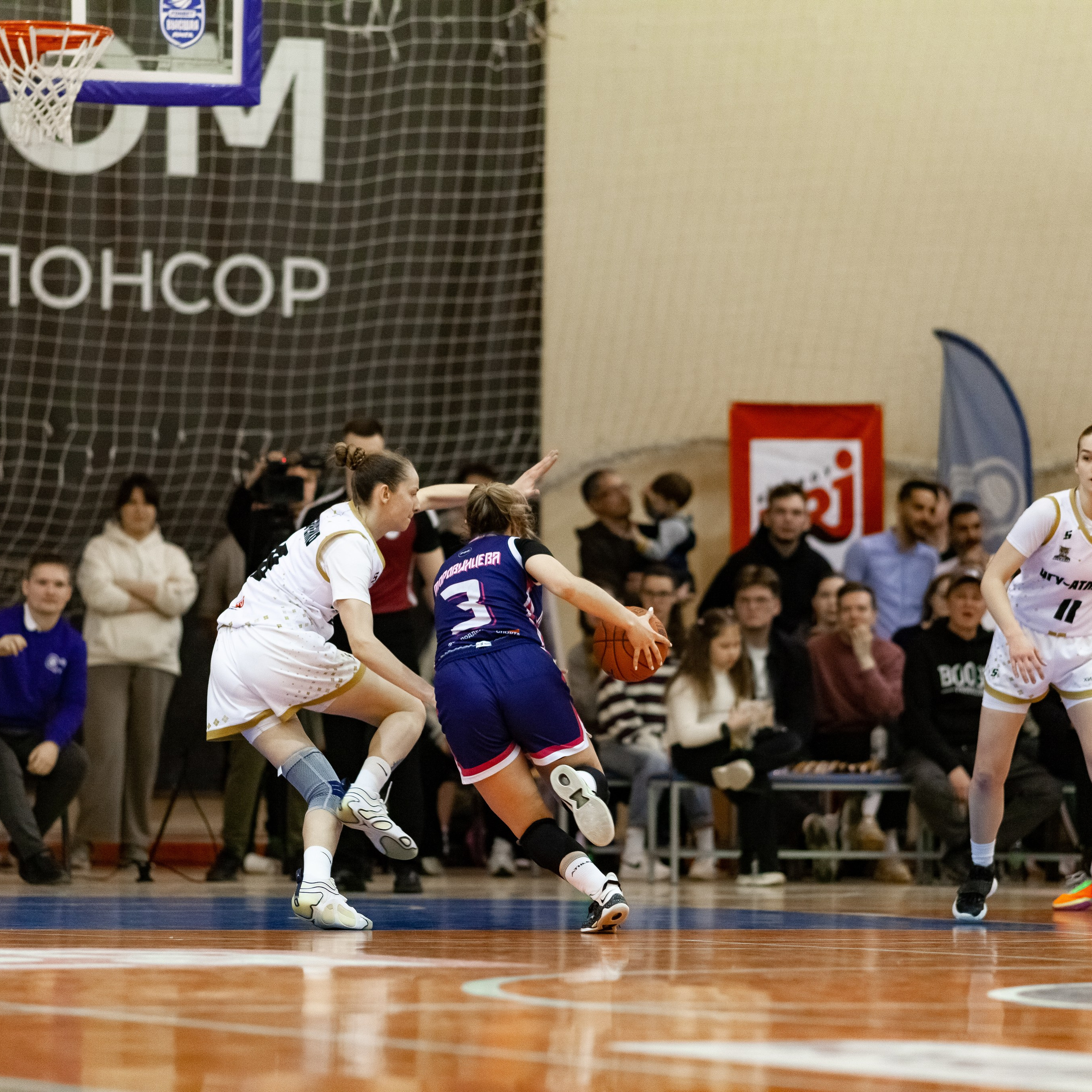 ЧГУ-Атланта — Металлург 3 игра. Фотография