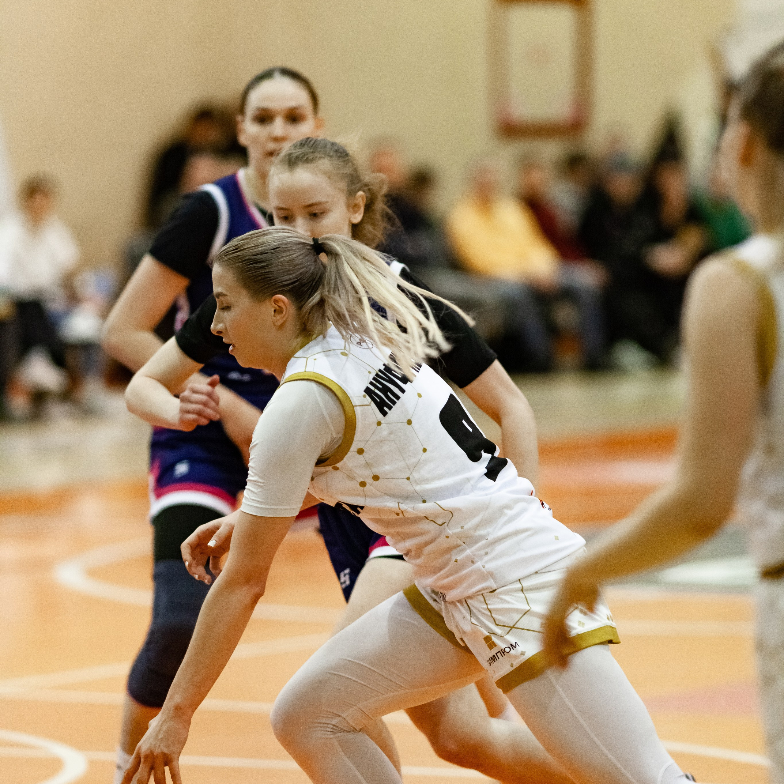 ЧГУ-Атланта — Металлург 3 игра. Фотография