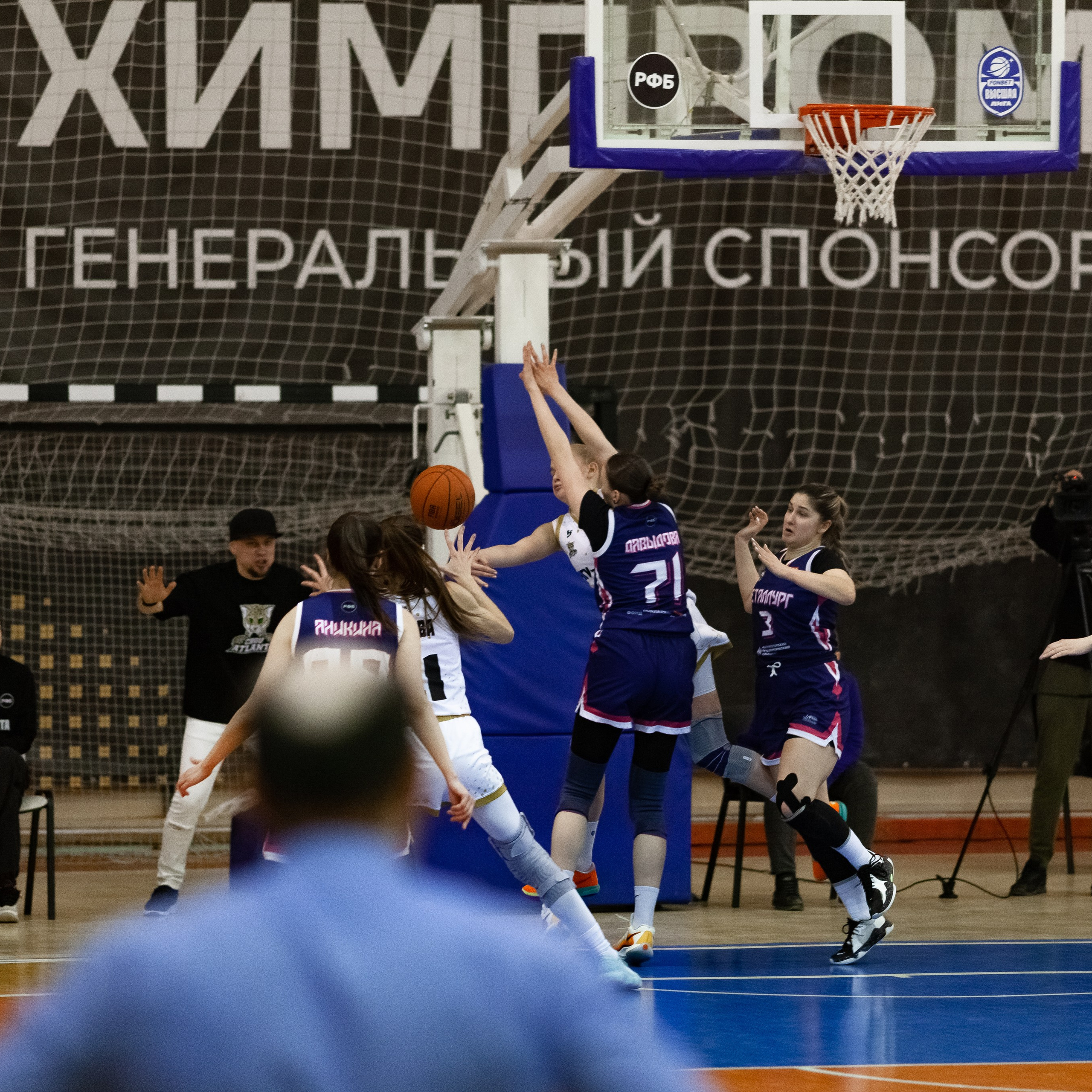 ЧГУ-Атланта — Металлург 3 игра. Фотография