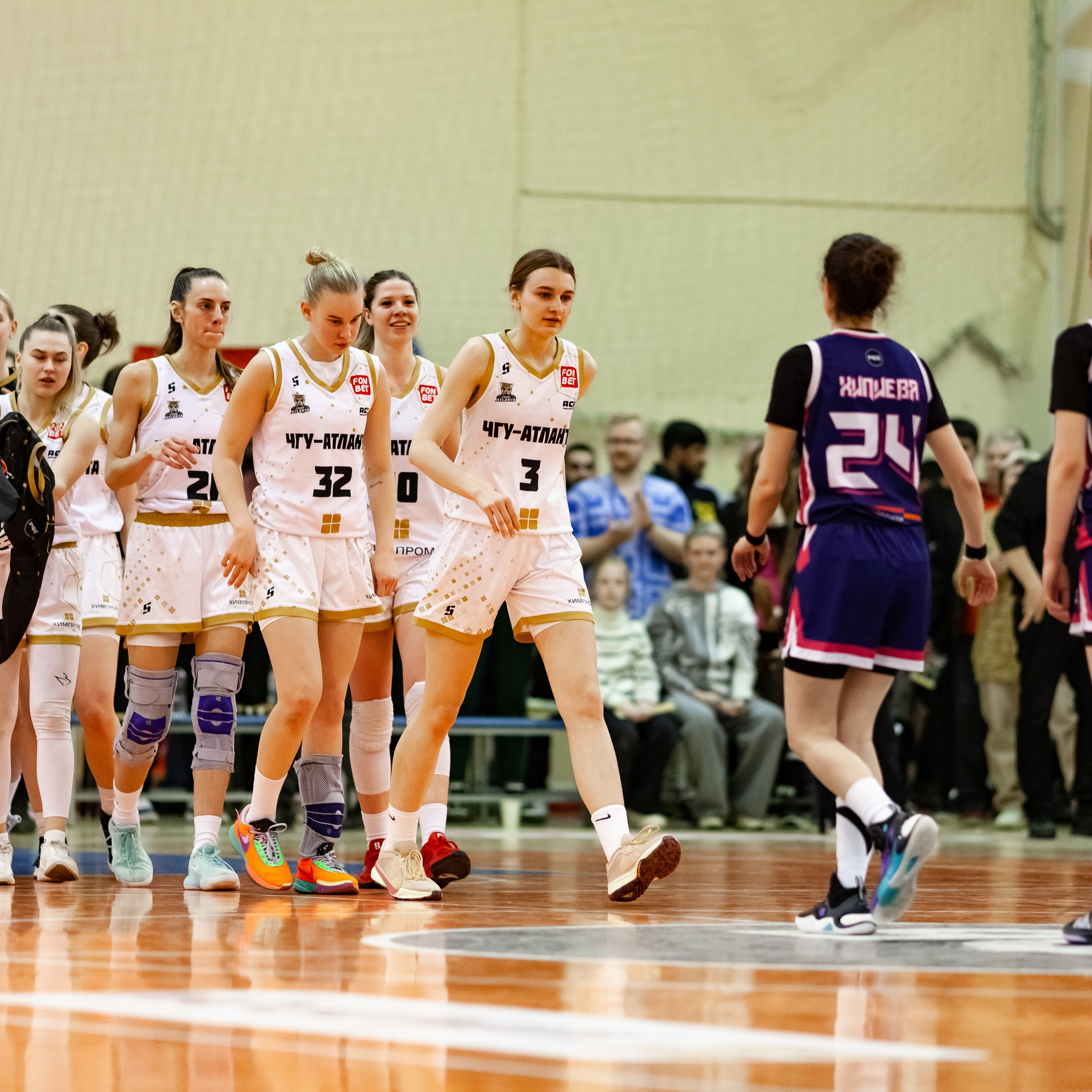 ЧГУ-Атланта — Металлург 3 игра. Фотография