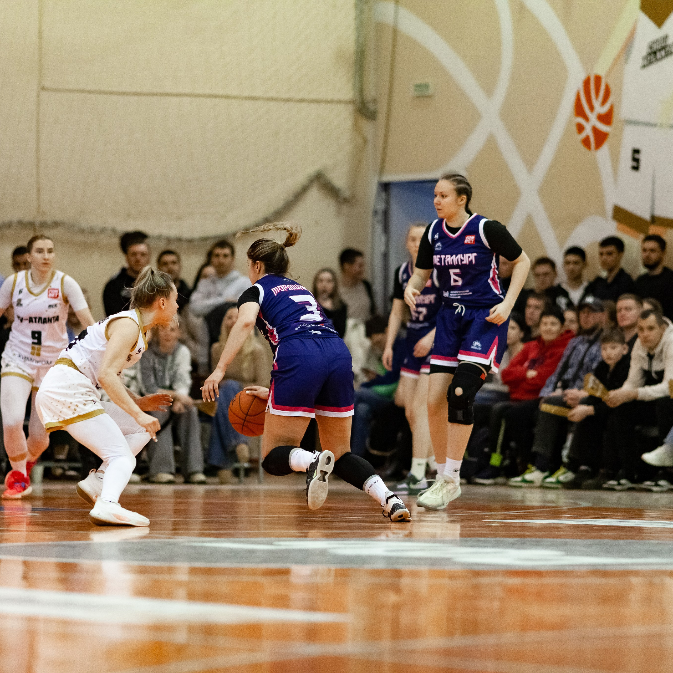 ЧГУ-Атланта — Металлург 3 игра. Фотография