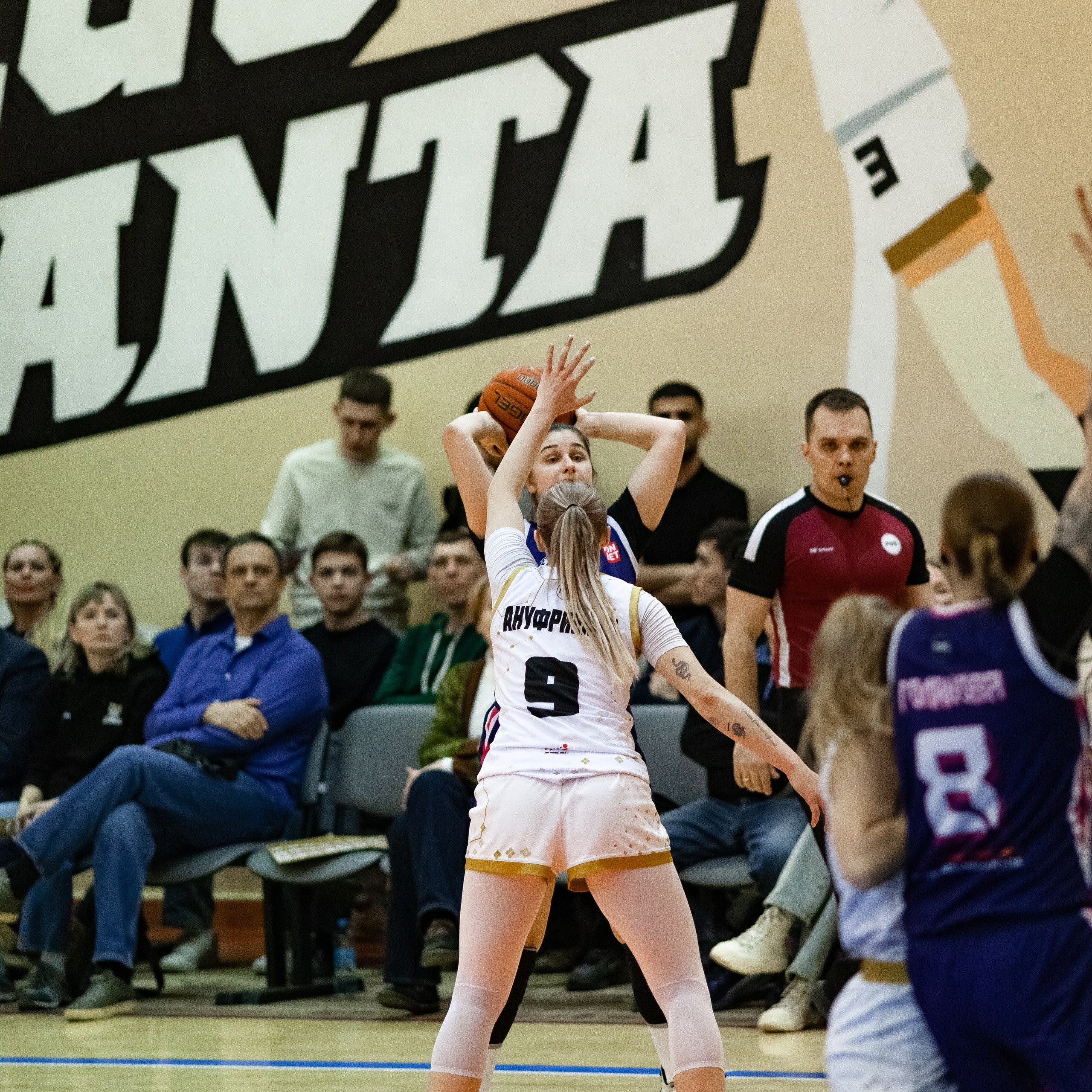 ЧГУ-Атланта — Металлург 3 игра. Фотография