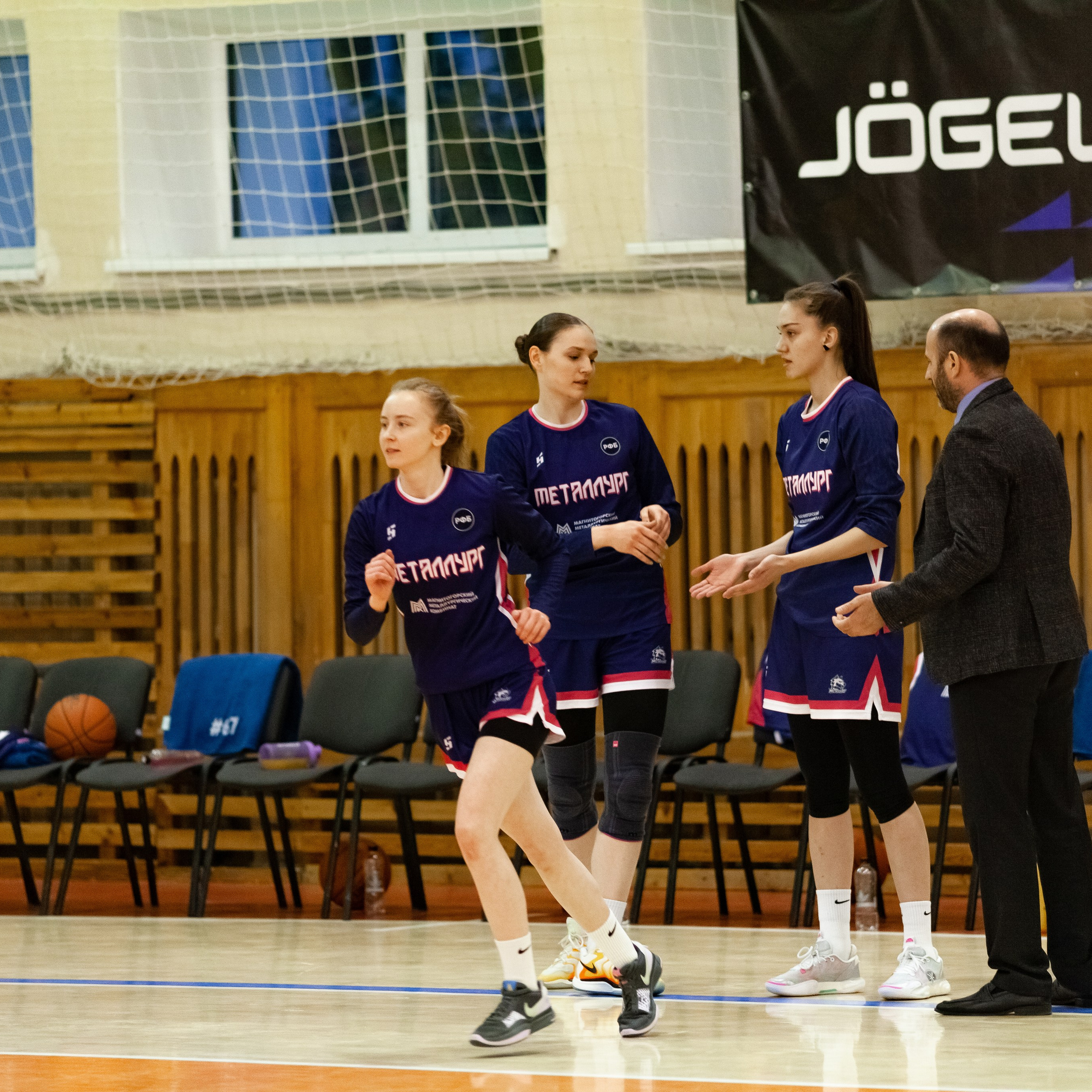 ЧГУ-Атланта — Металлург 3 игра. Фотография