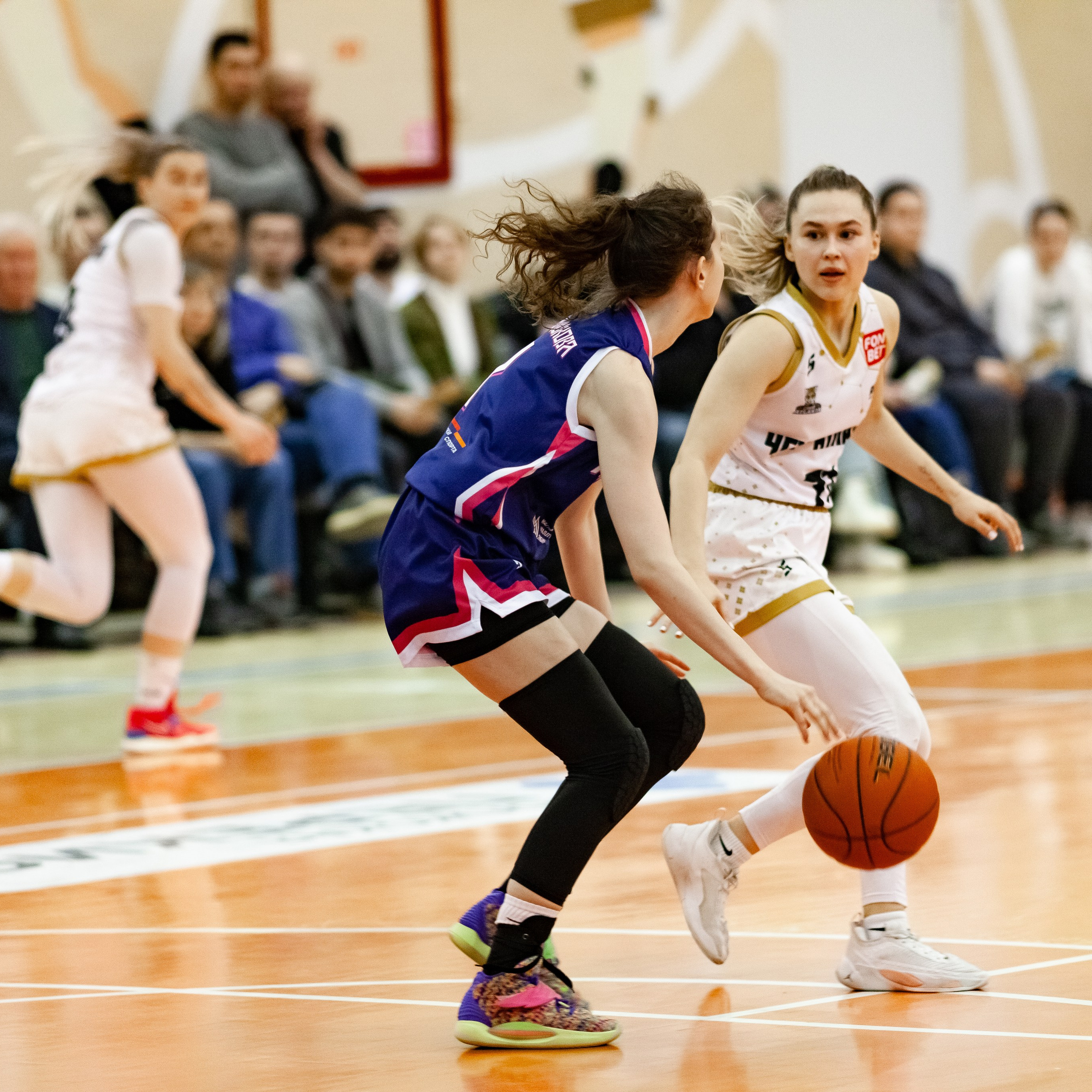 ЧГУ-Атланта — Металлург 3 игра. Фотография