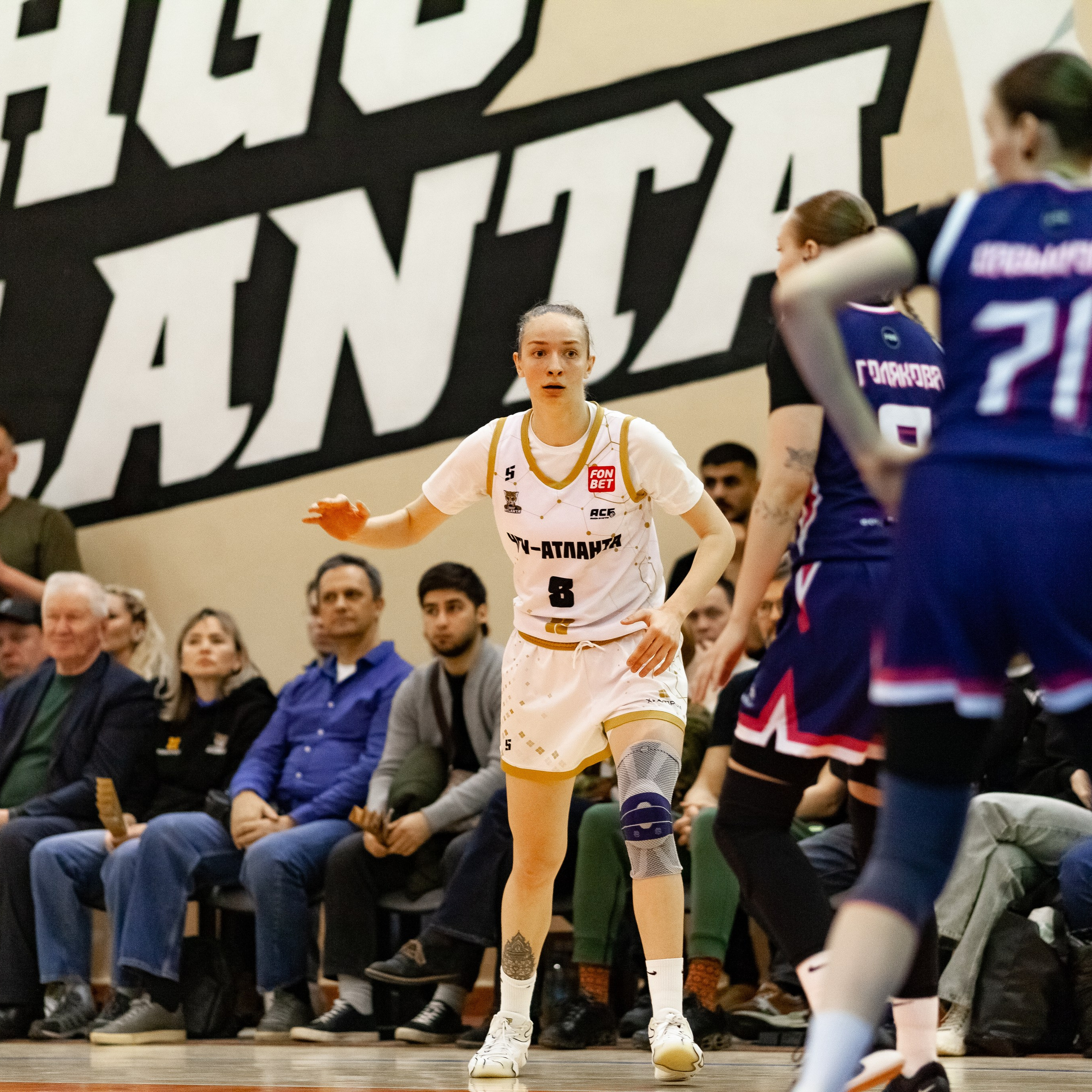 ЧГУ-Атланта — Металлург 3 игра. Фотография