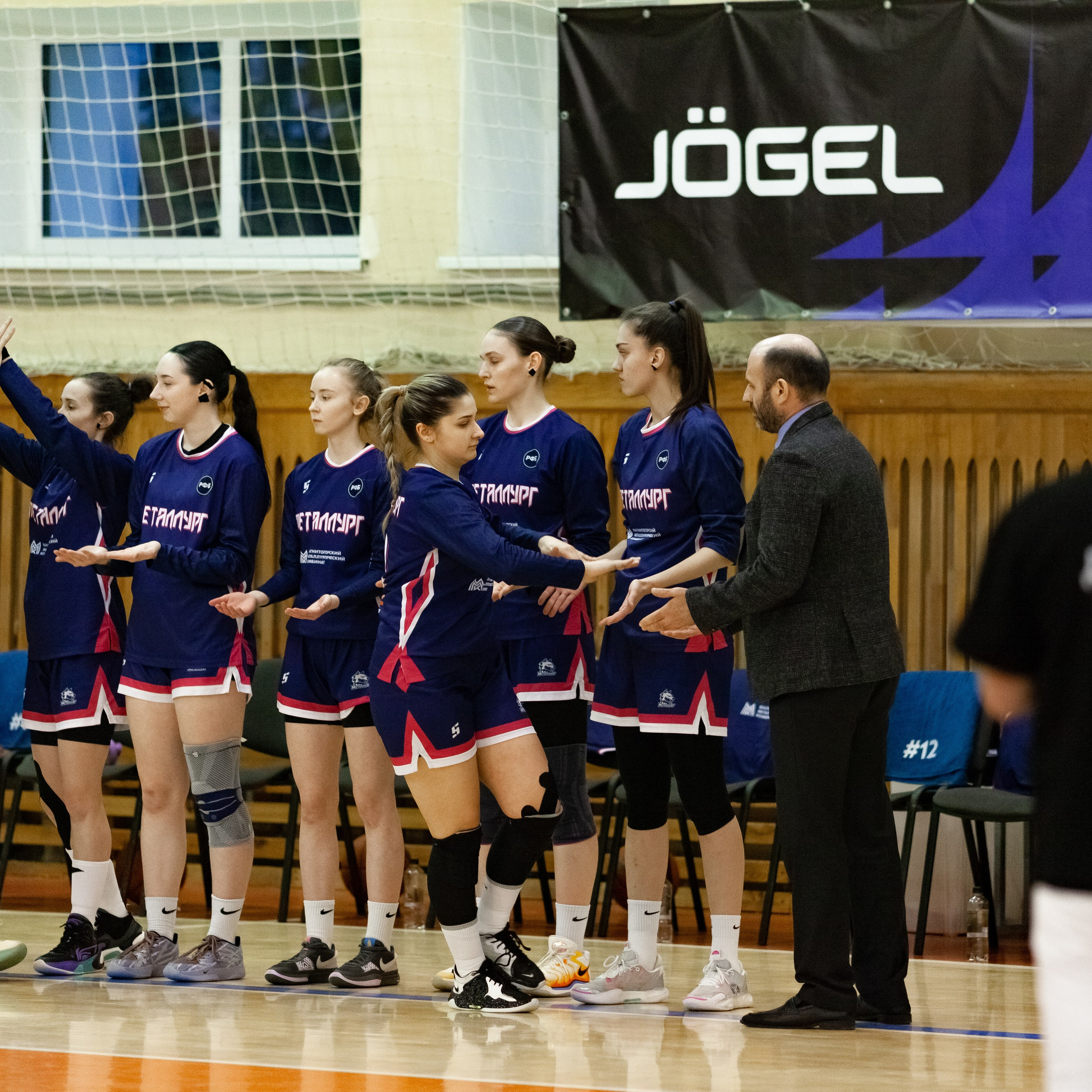 ЧГУ-Атланта — Металлург 3 игра. Фотография